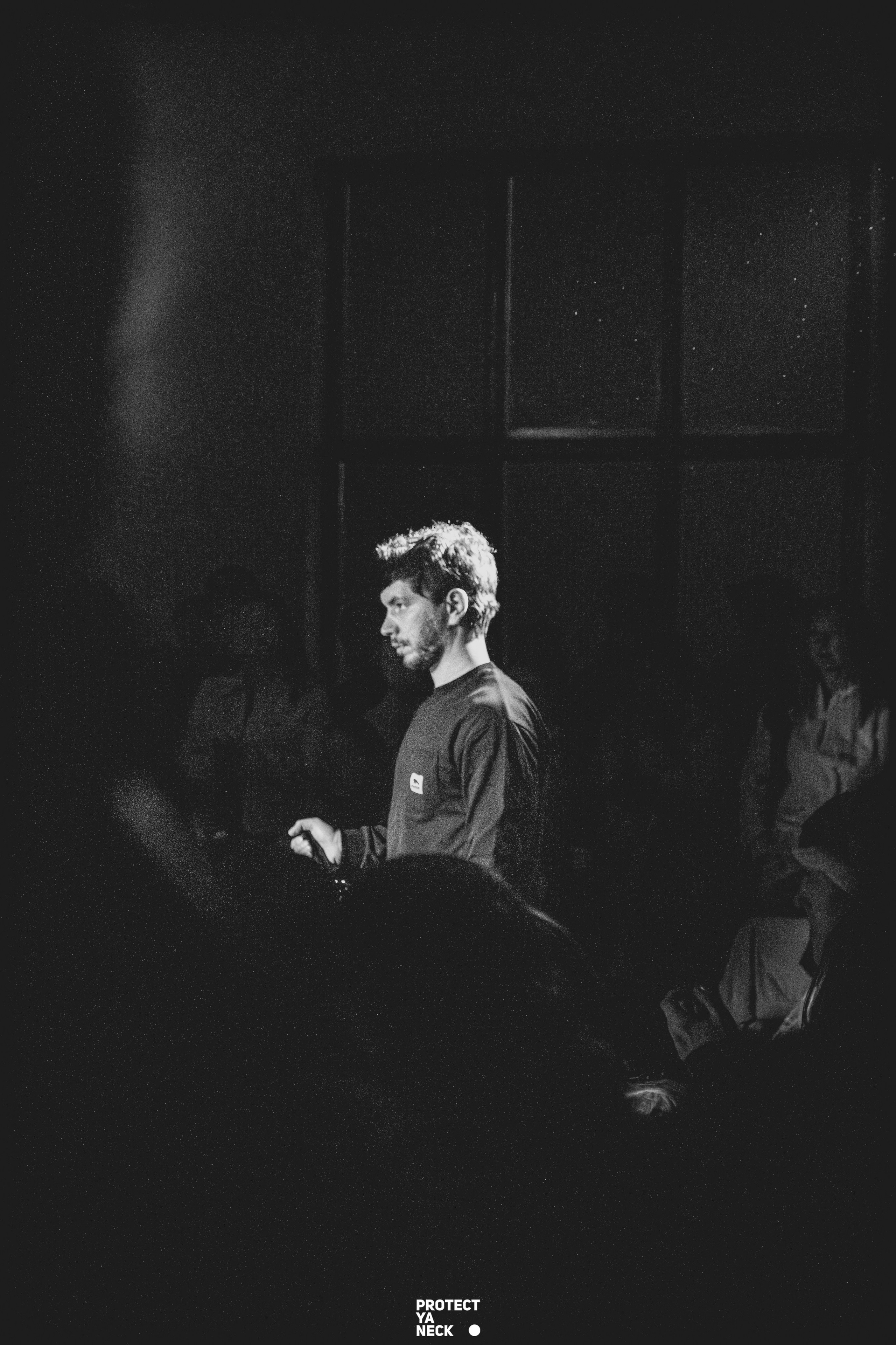 PROTECT YA NECK 22/03 (@youlovebu). Соня бу тебя сфоткала