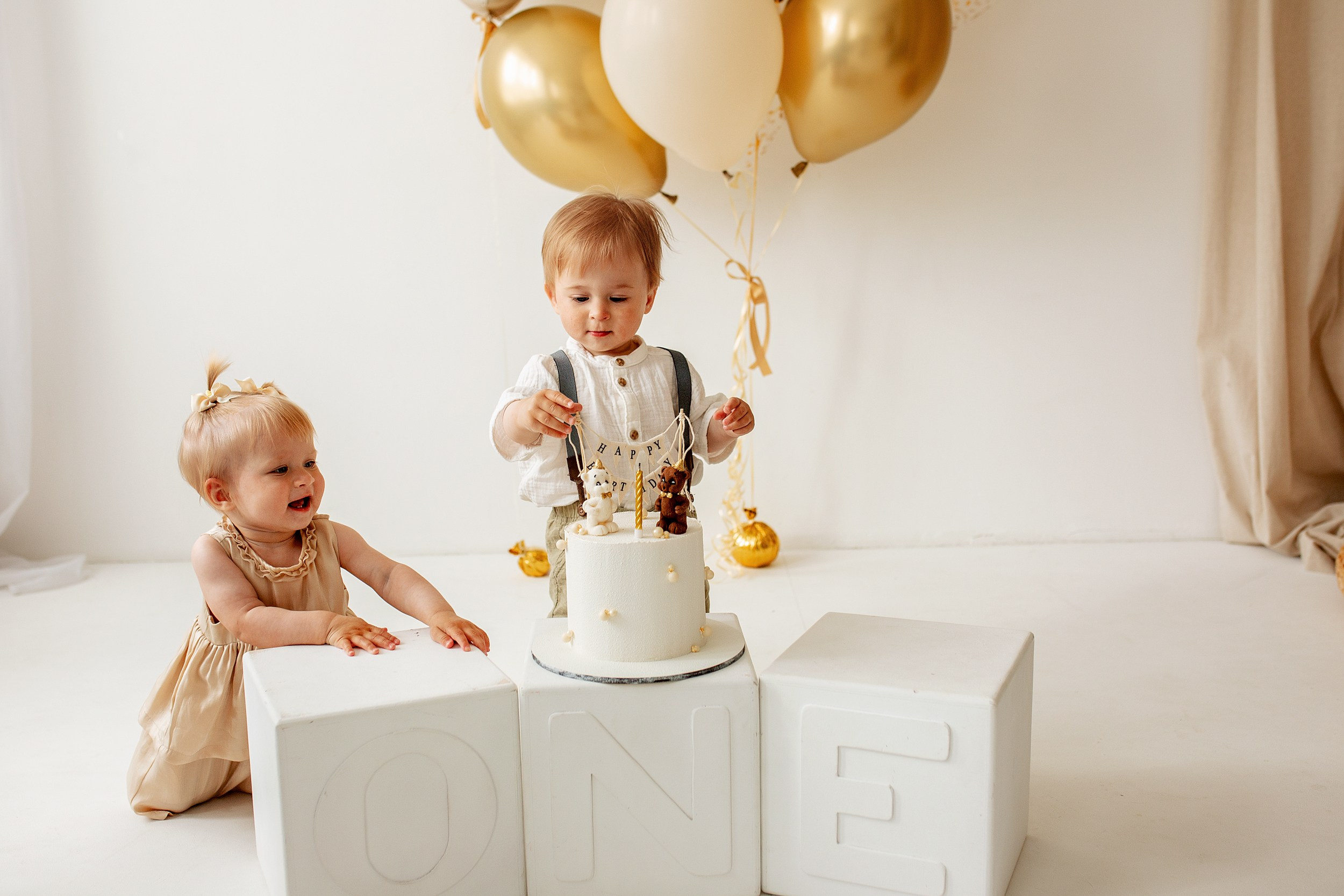 ВАРЯ и ИЛЬЯ 1 год. Фотограф новорожденных Оксана Полевская