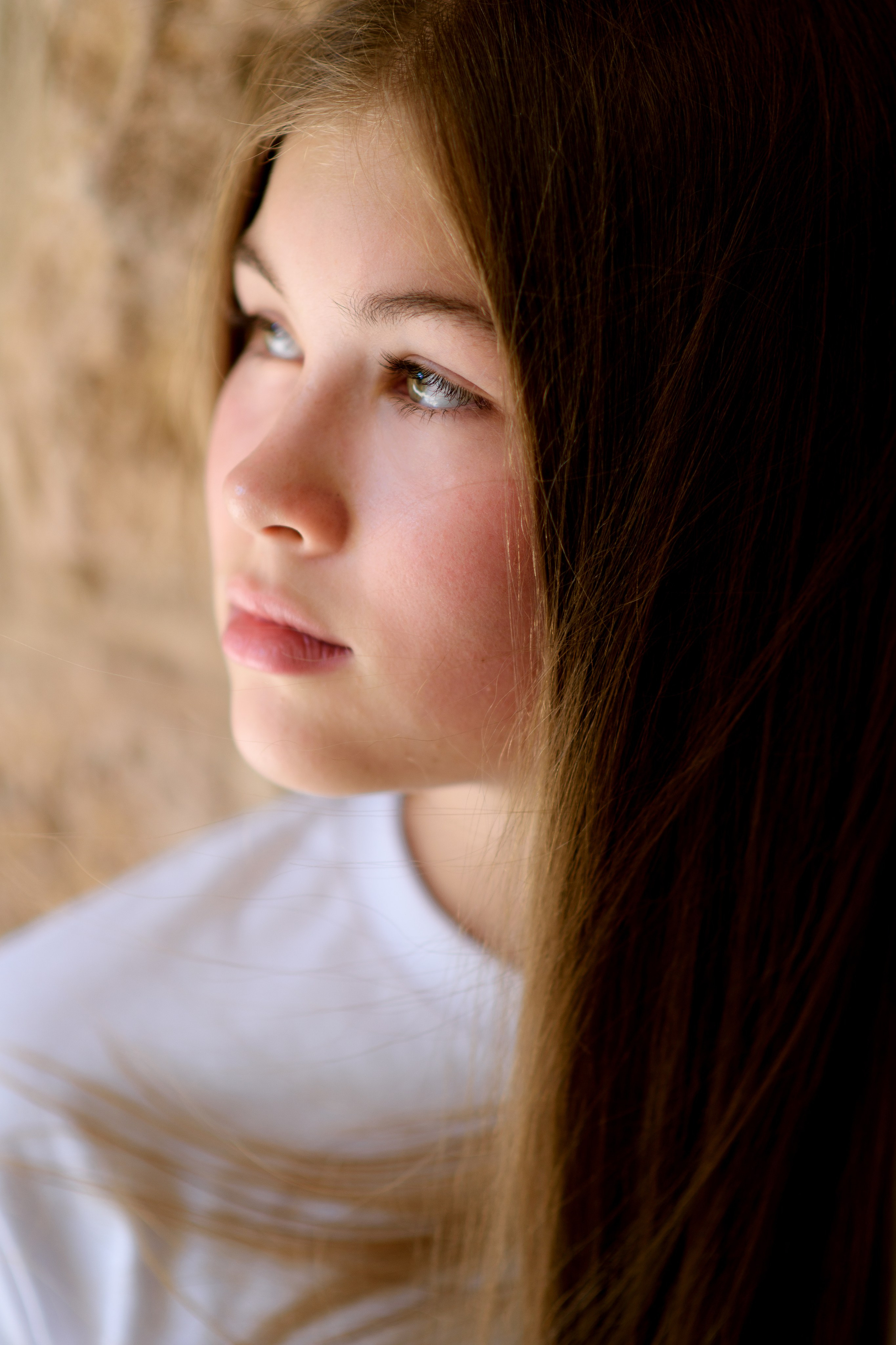 Фотосессия девочки подростка в старом городе. Главная