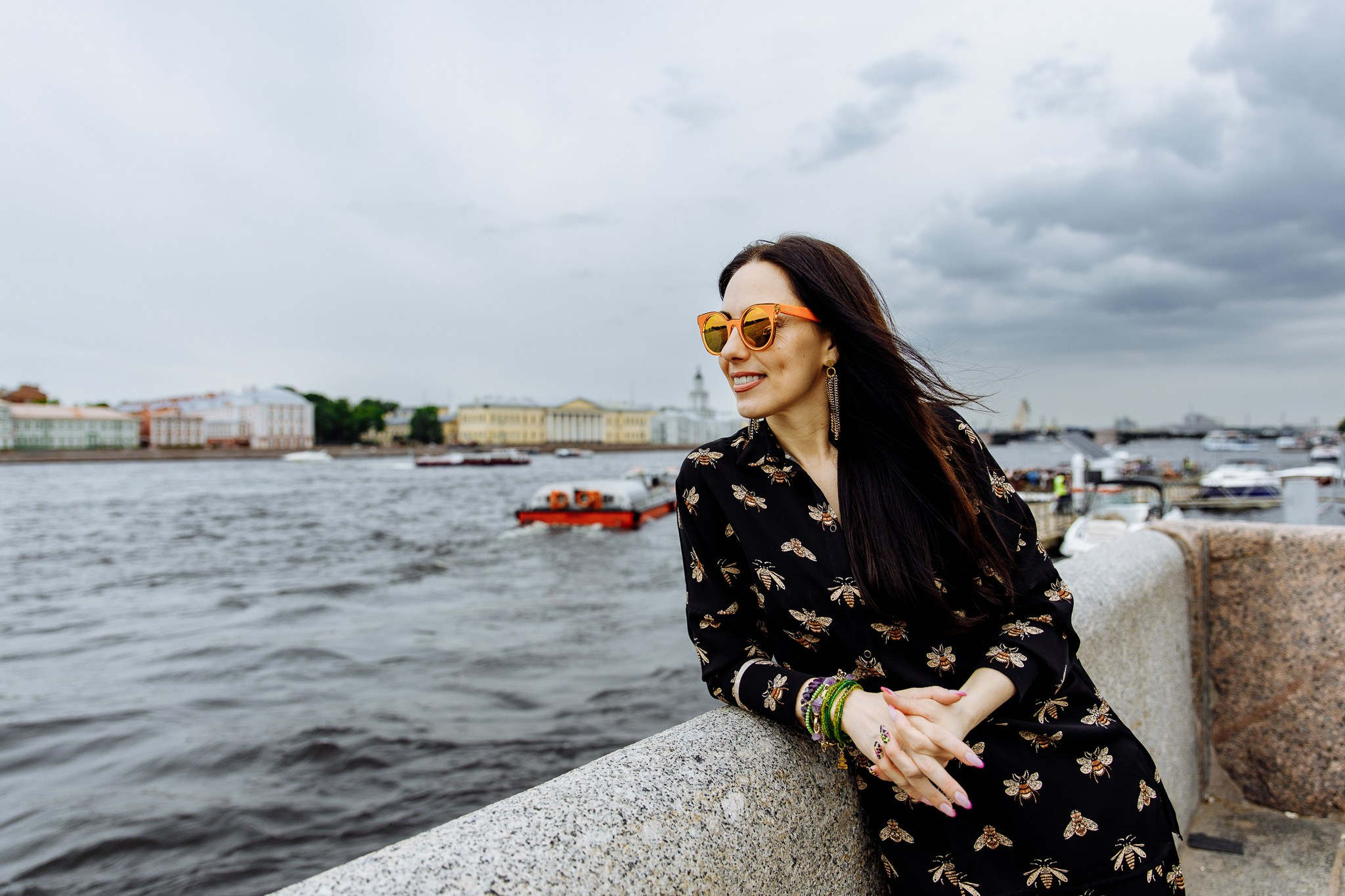 Вдохновение у реки: Персональная съемка дизайнера в Петербурге. Семейный и свадебный фотограф Ростове-на-Дону