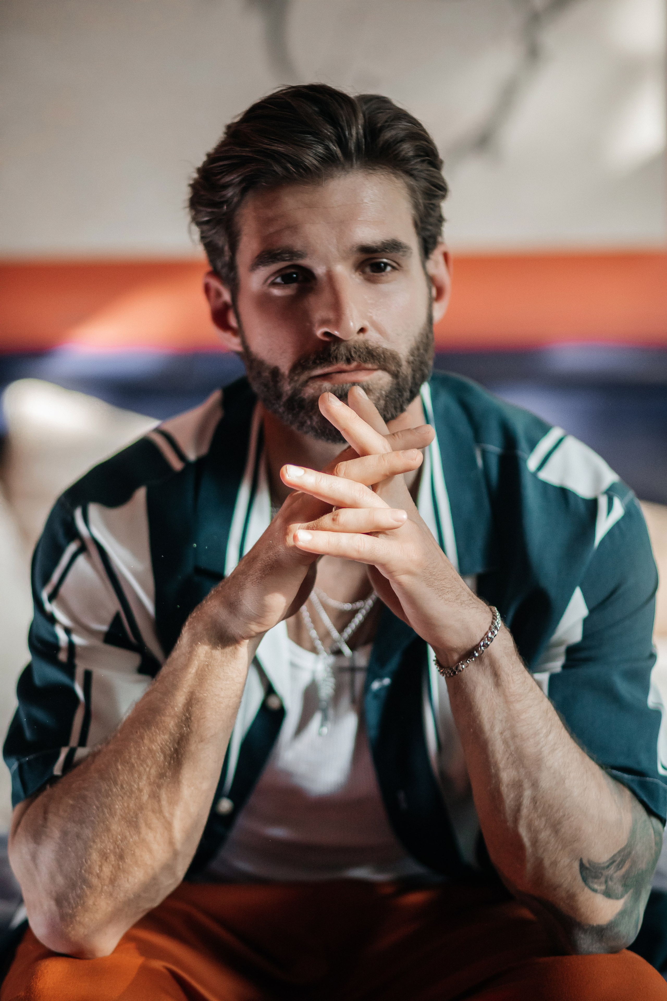 Мужской портрет «мысли не дают мне покоя». Свадебный и семейный фотограф Ибрагимова Мария из Екатеринбурга