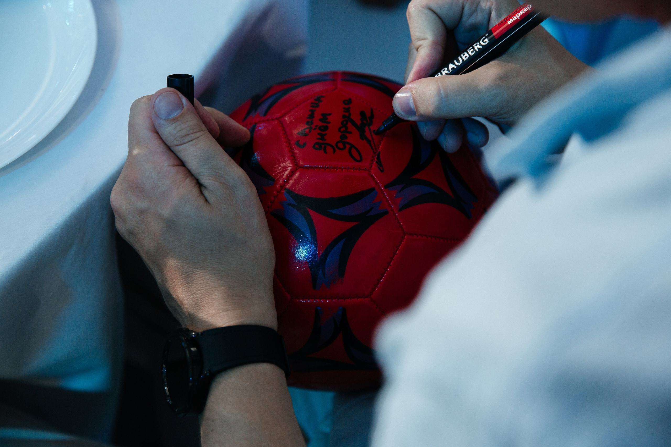 А&А — фотосессия на стадионе. Свадебный фотограф в Оренбурге Илья Володьков