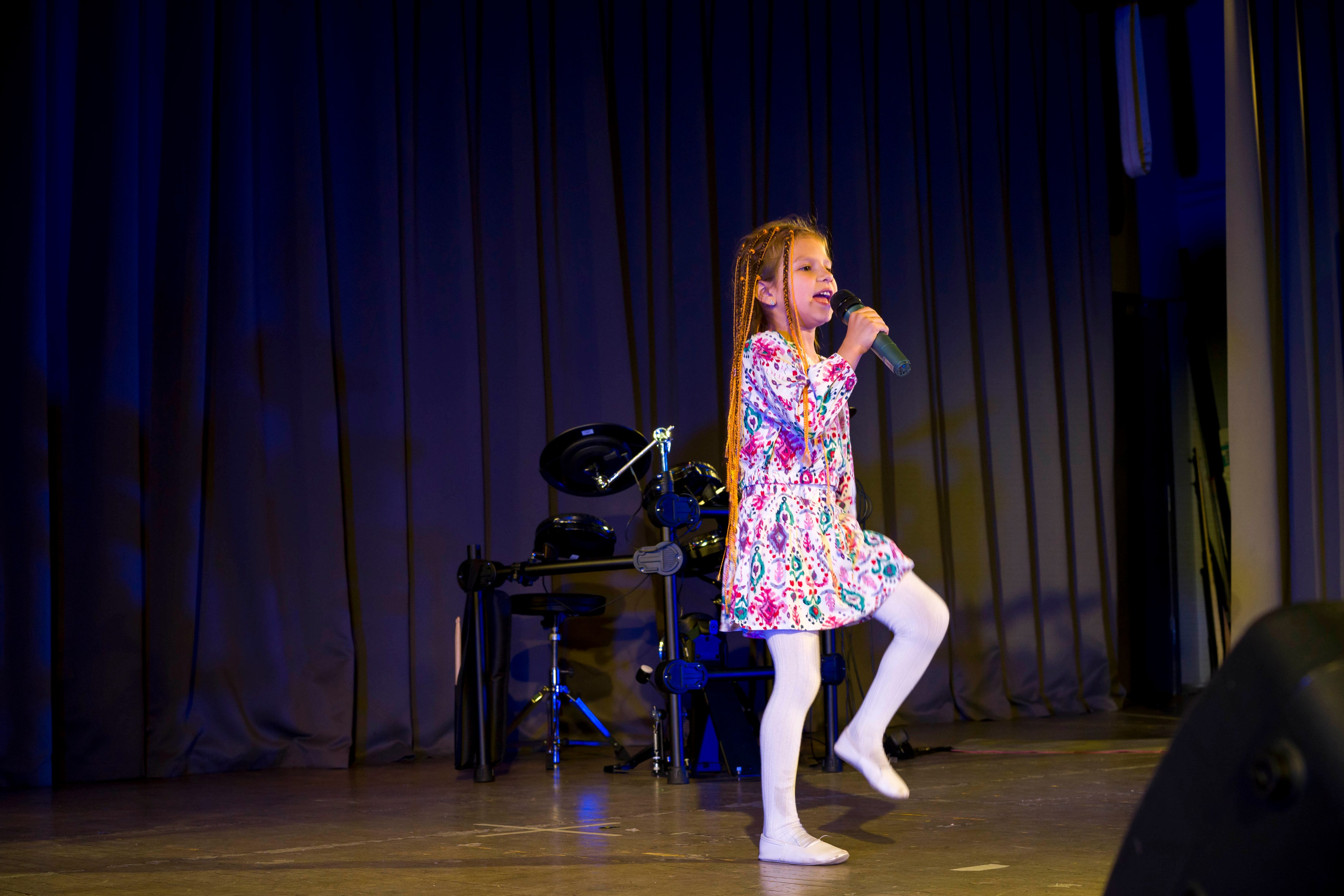 Концерт вокальной студии. Фотограф в Санкт-Петербурге. Репортажная и все съёмки для бизнеса