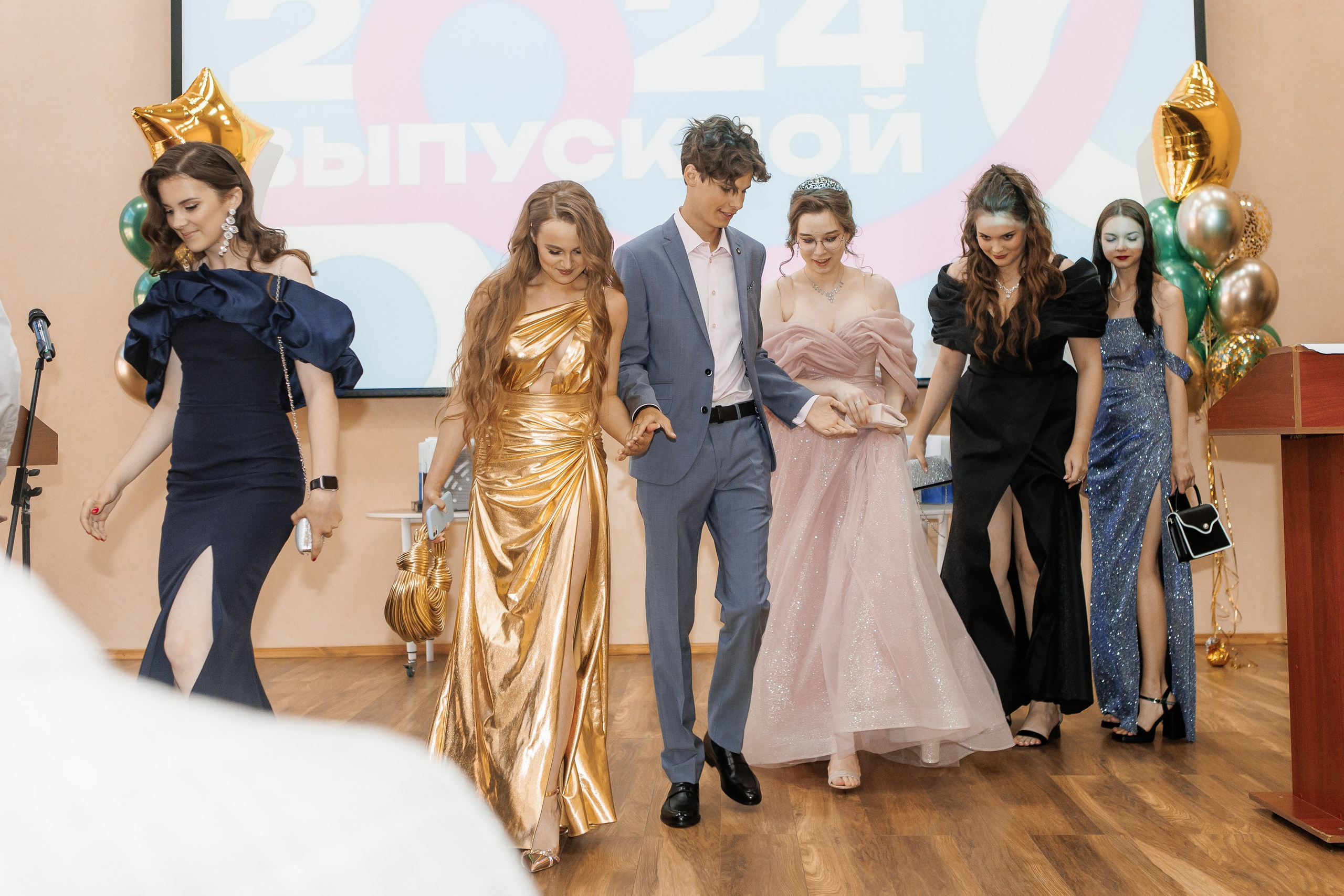 Выпускной Гимназия 12 2024 г. Свадебный и портретный Фотограф в Липецке Дмитрий Котюков