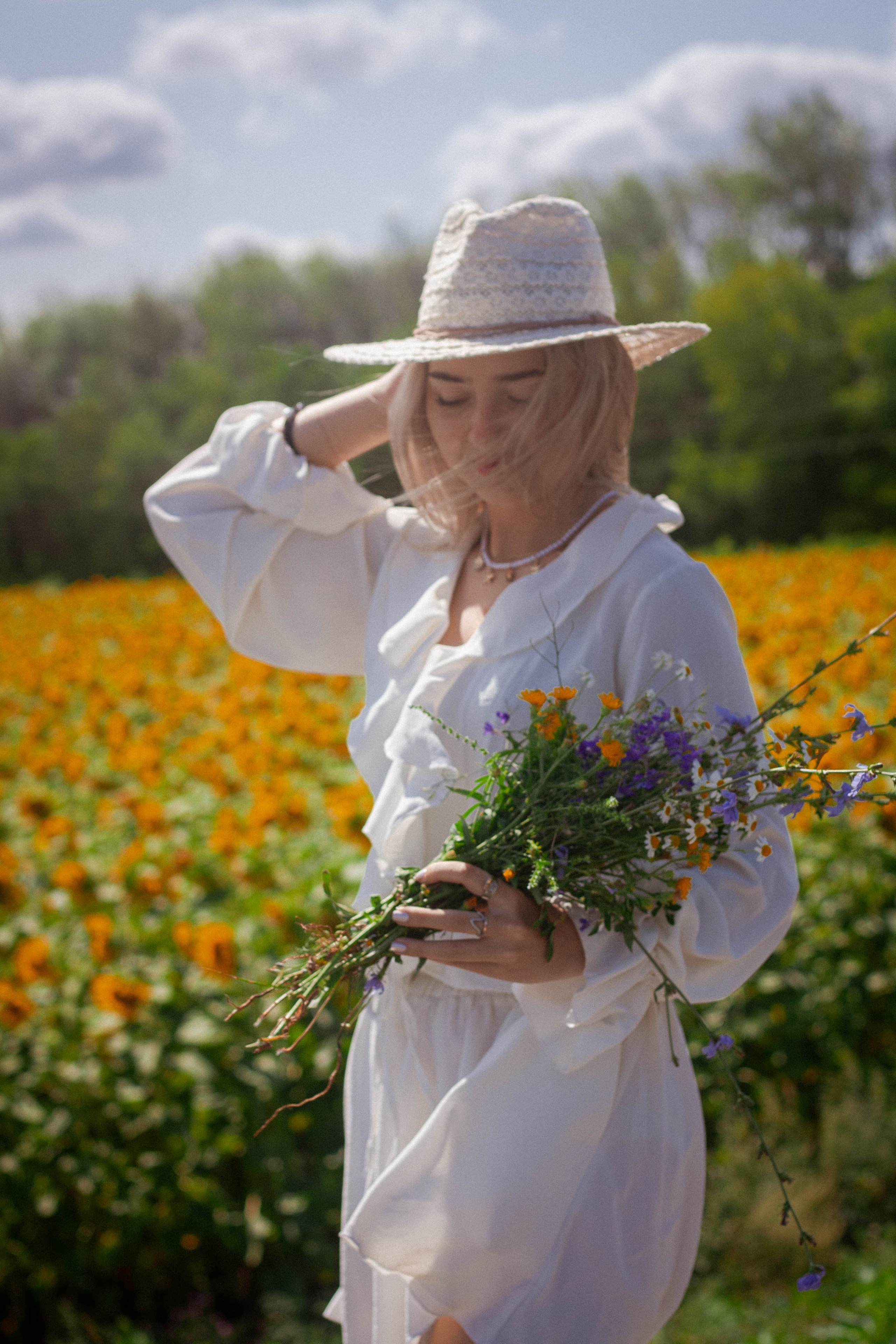 Настроение: уйти в поле с подсолнухами. Портретный фотограф в Саратове