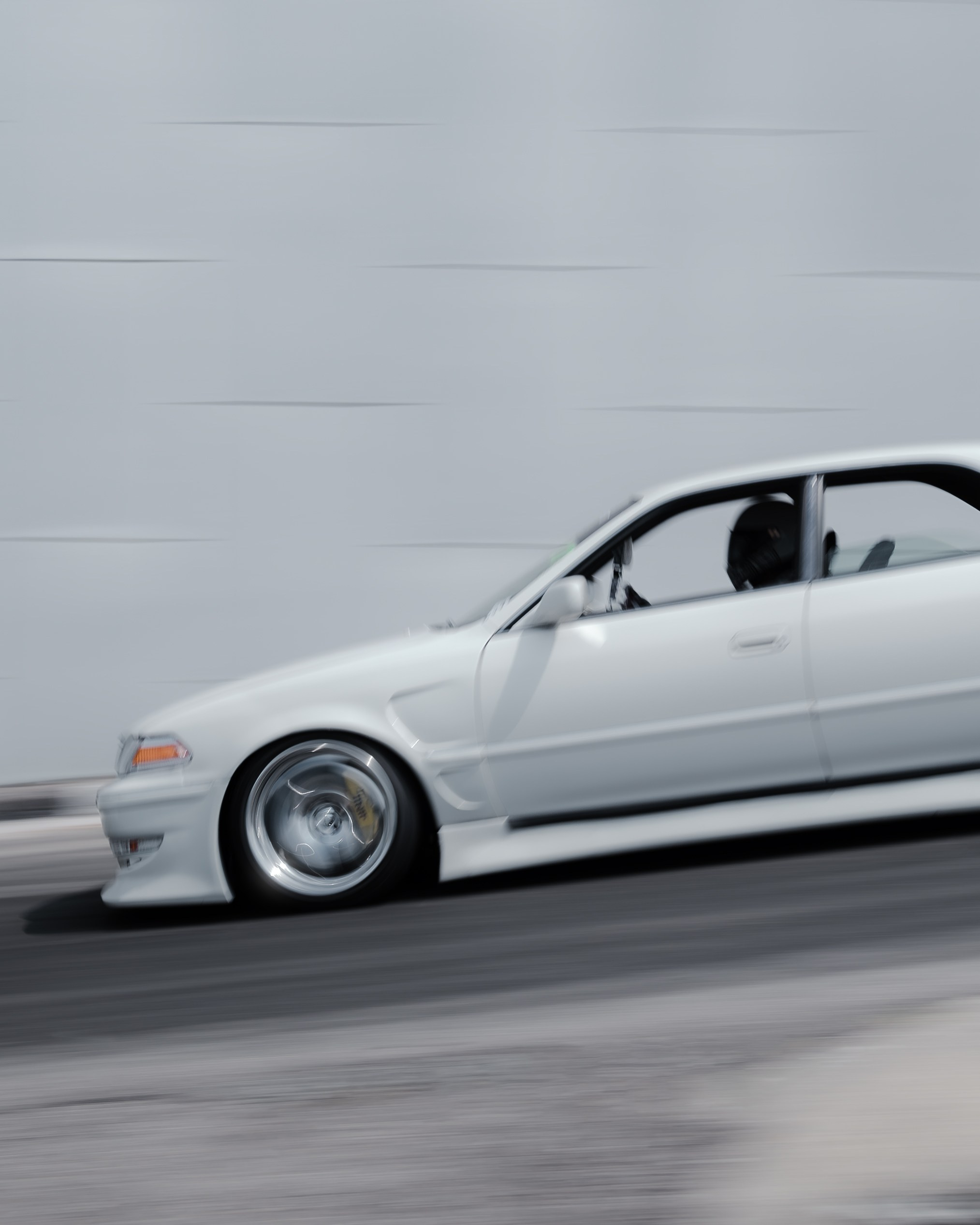 //GROUNDED2025. Автомобильный фотограф