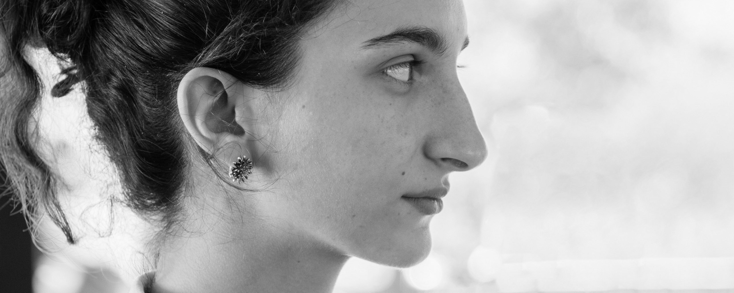 Портрет. крупный план. Кавказская девушка. Южная принцесса. Абхазка. Абхазия, Озеро Рица.