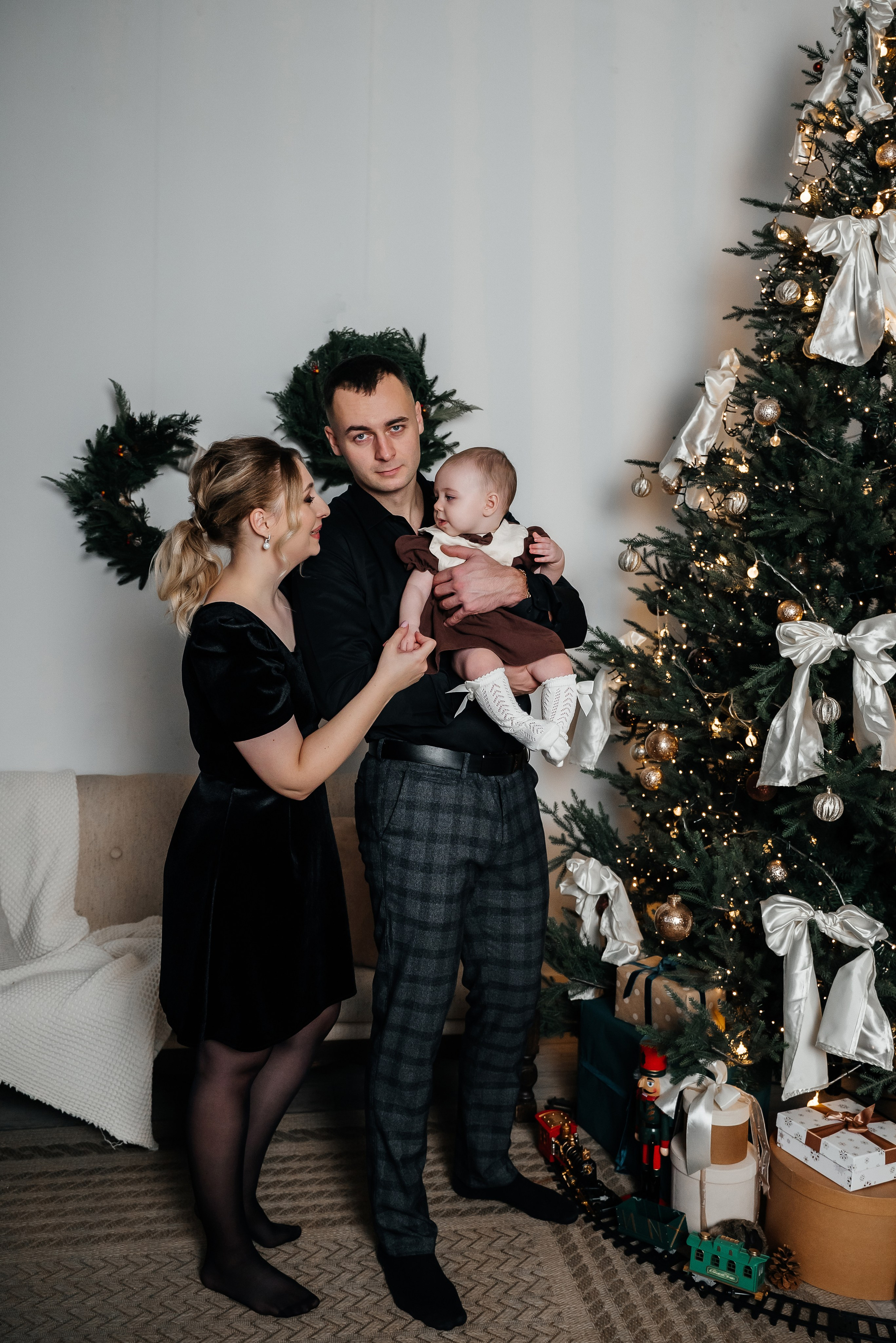 Мама, папа и маленькая принцесса (студия Молоко, зал Милена). Фотограф в Дзержинске Наташа Баева