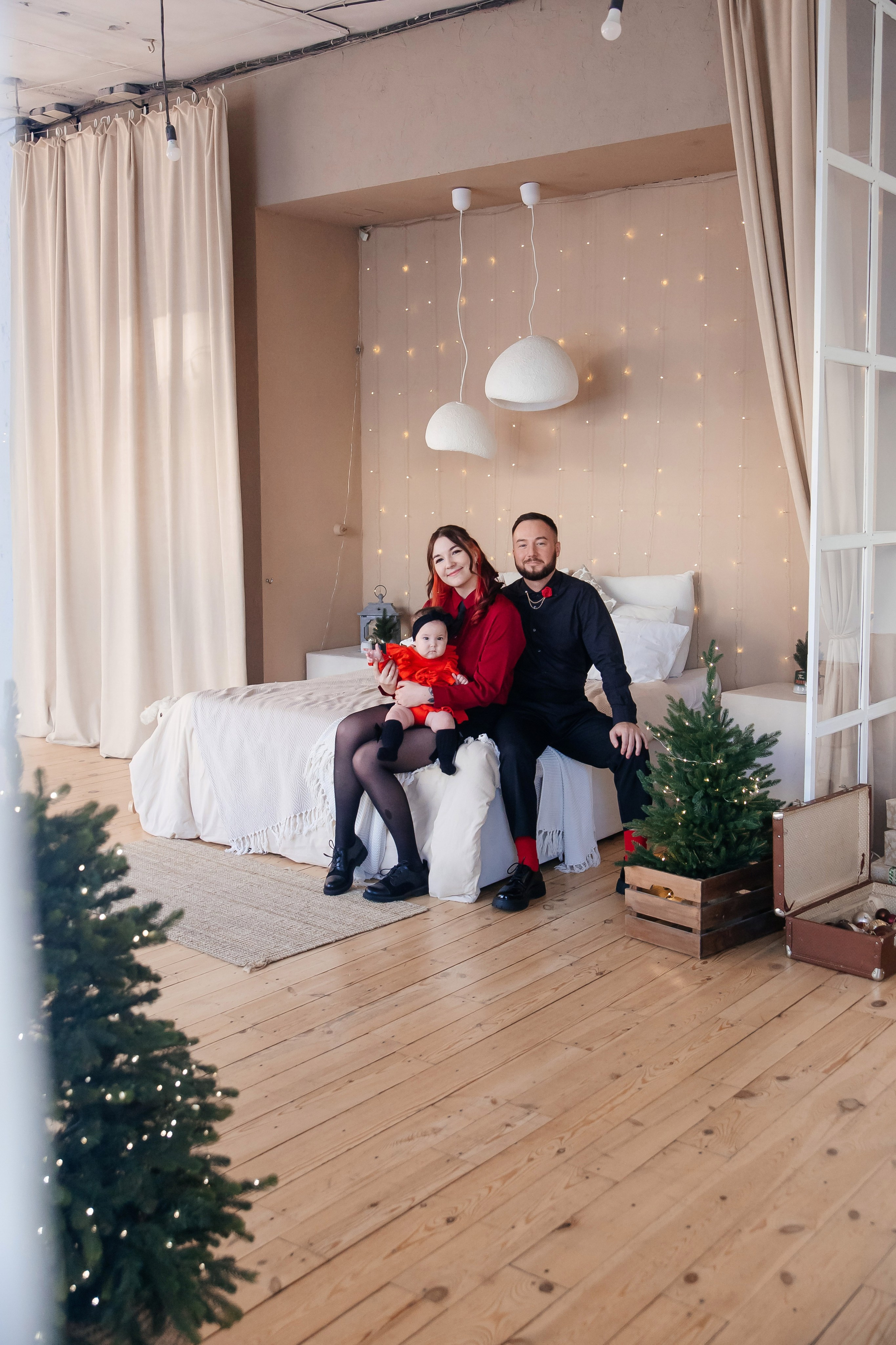 Семейная фотосессия в студии. Свадебный, семейный фотограф, контент съёмка. Екатеринбург. Елена Граф