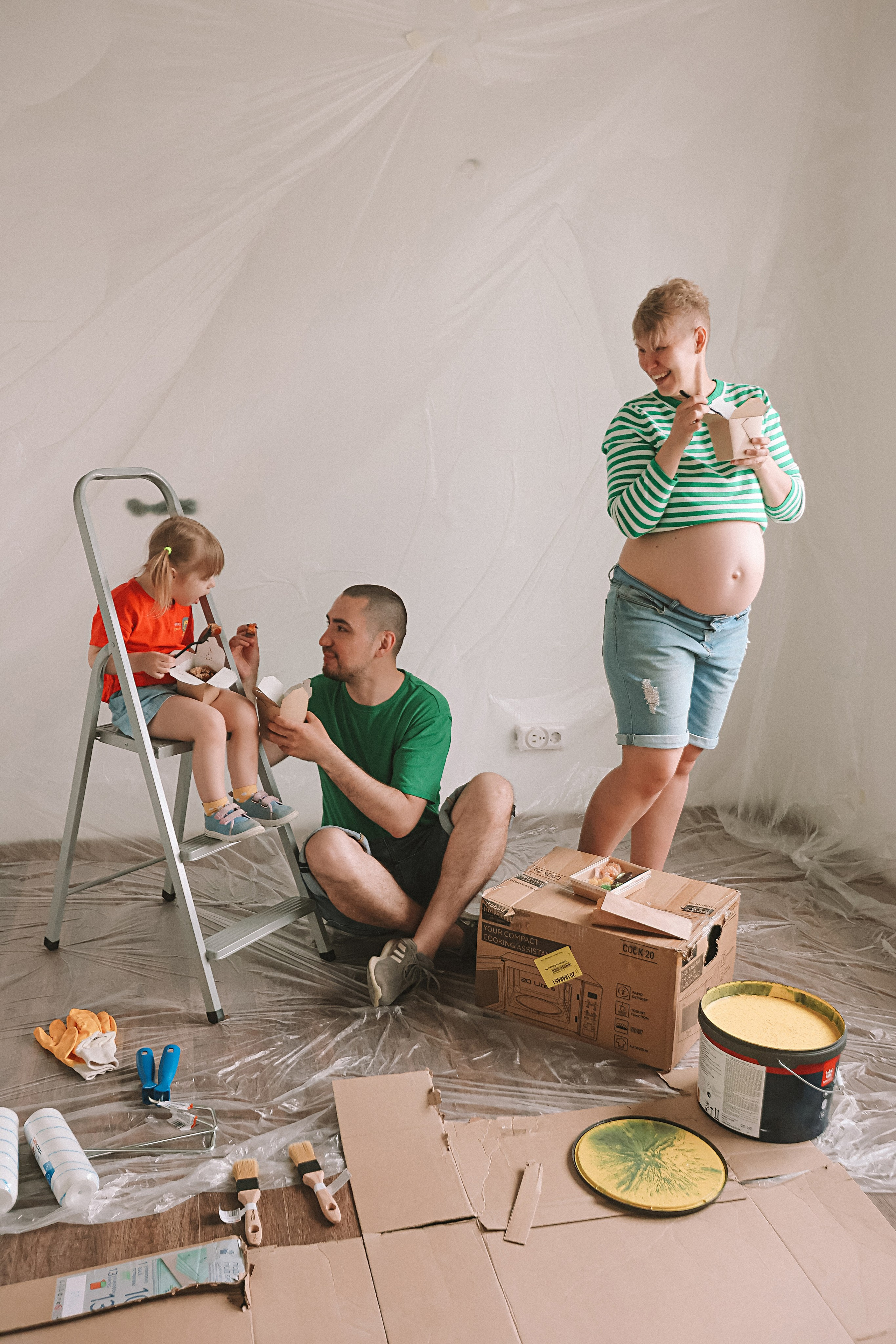 Ремонт. Семейный фотограф Тюмень, фотограф на роды Салмина Мария