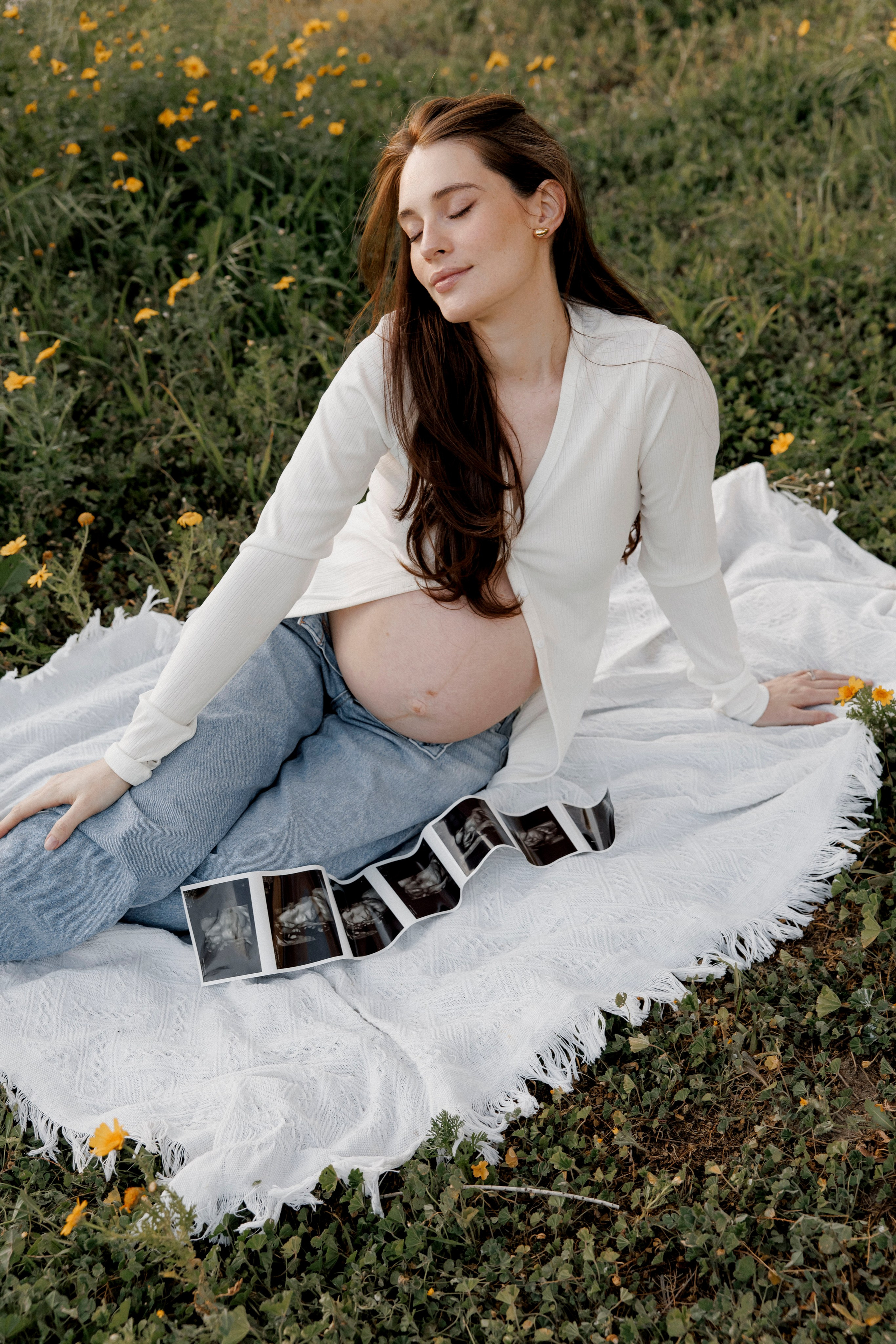 Pregnancy photoshoot (home/park/beach). Главная