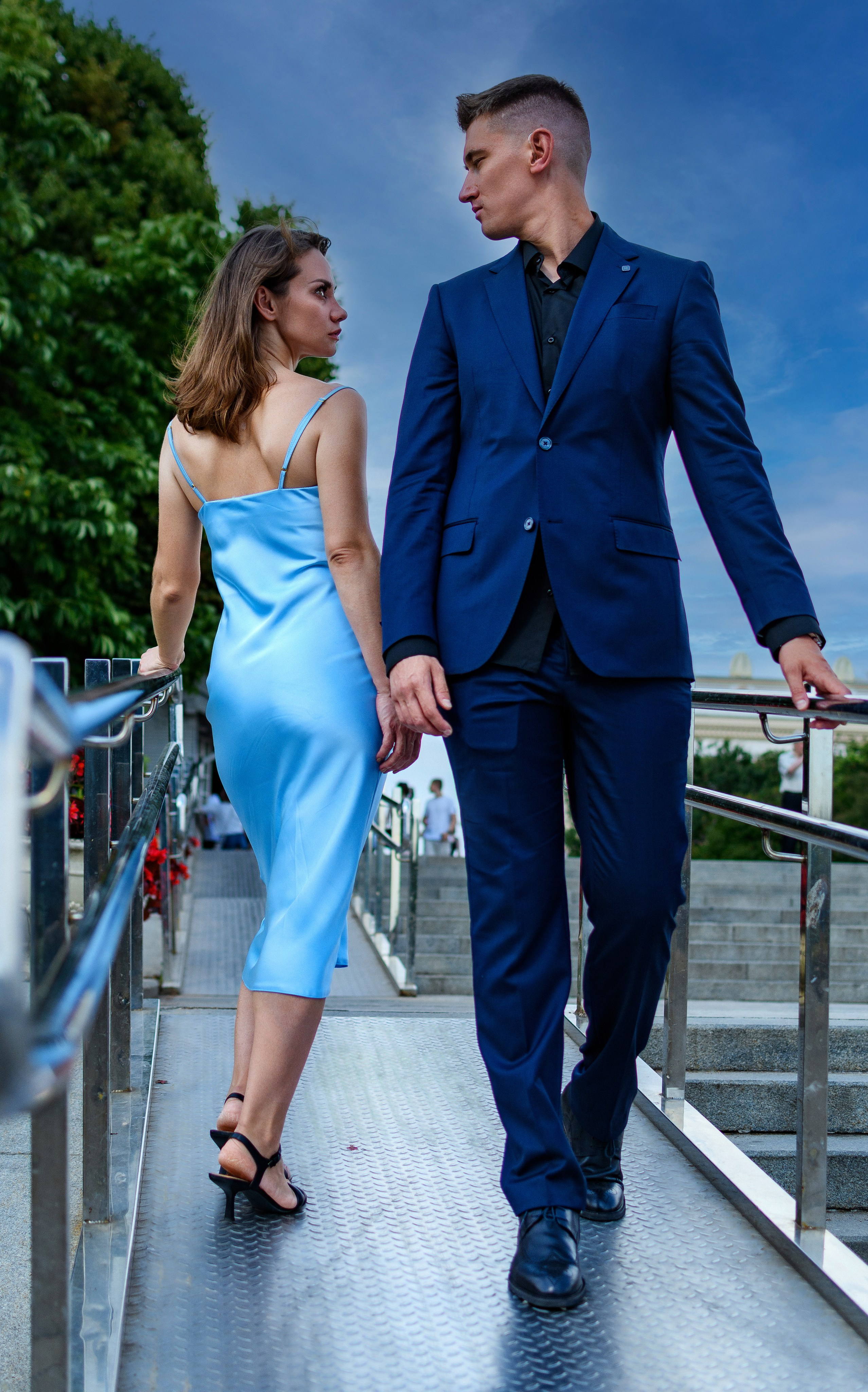 Парная фотоссесия девушки и парня в Москве в Парке Горького