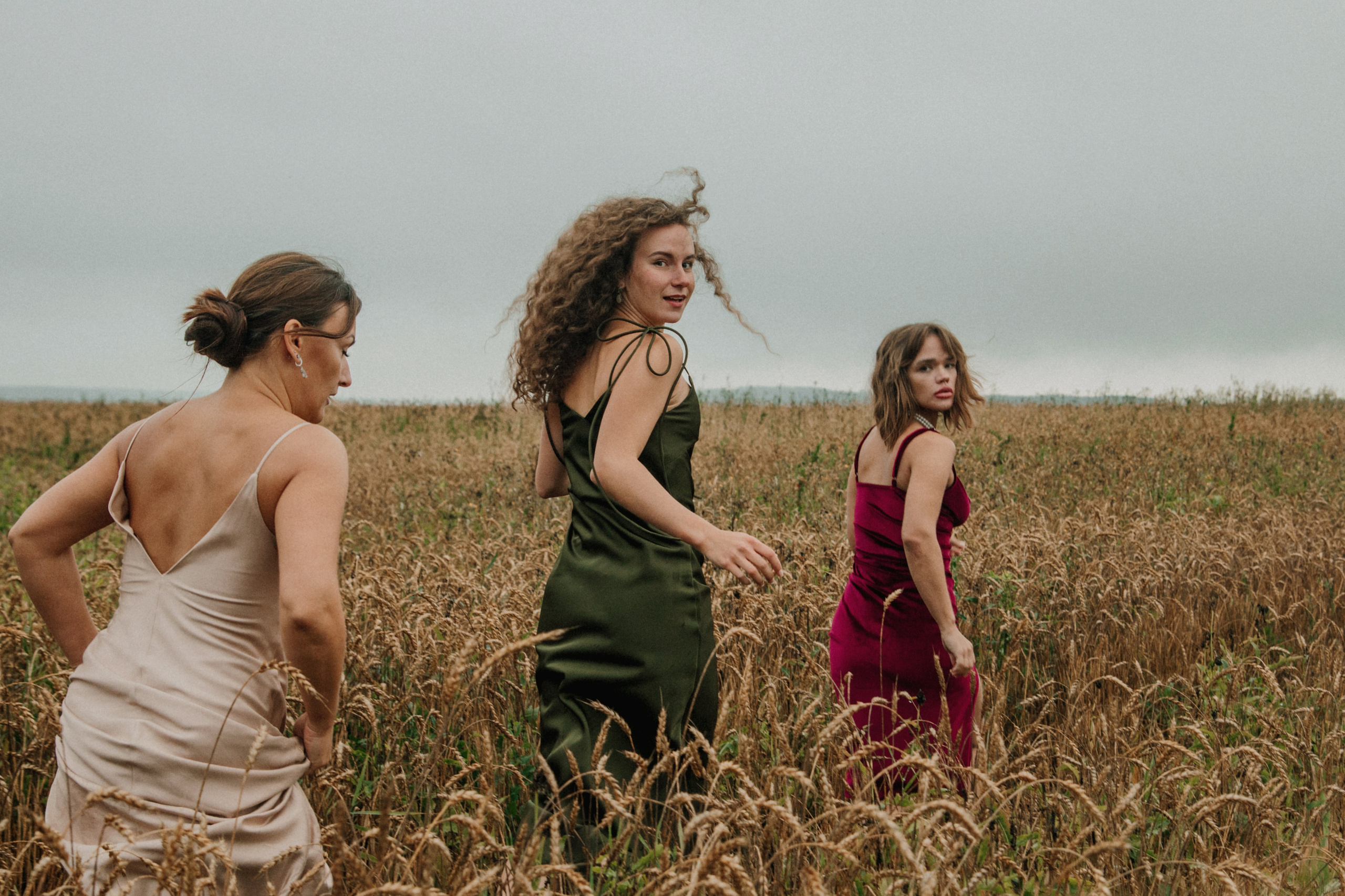 Настя & Оля & Настя. Свадебный и индивидуальный фотограф в Суворове Клюева Мария