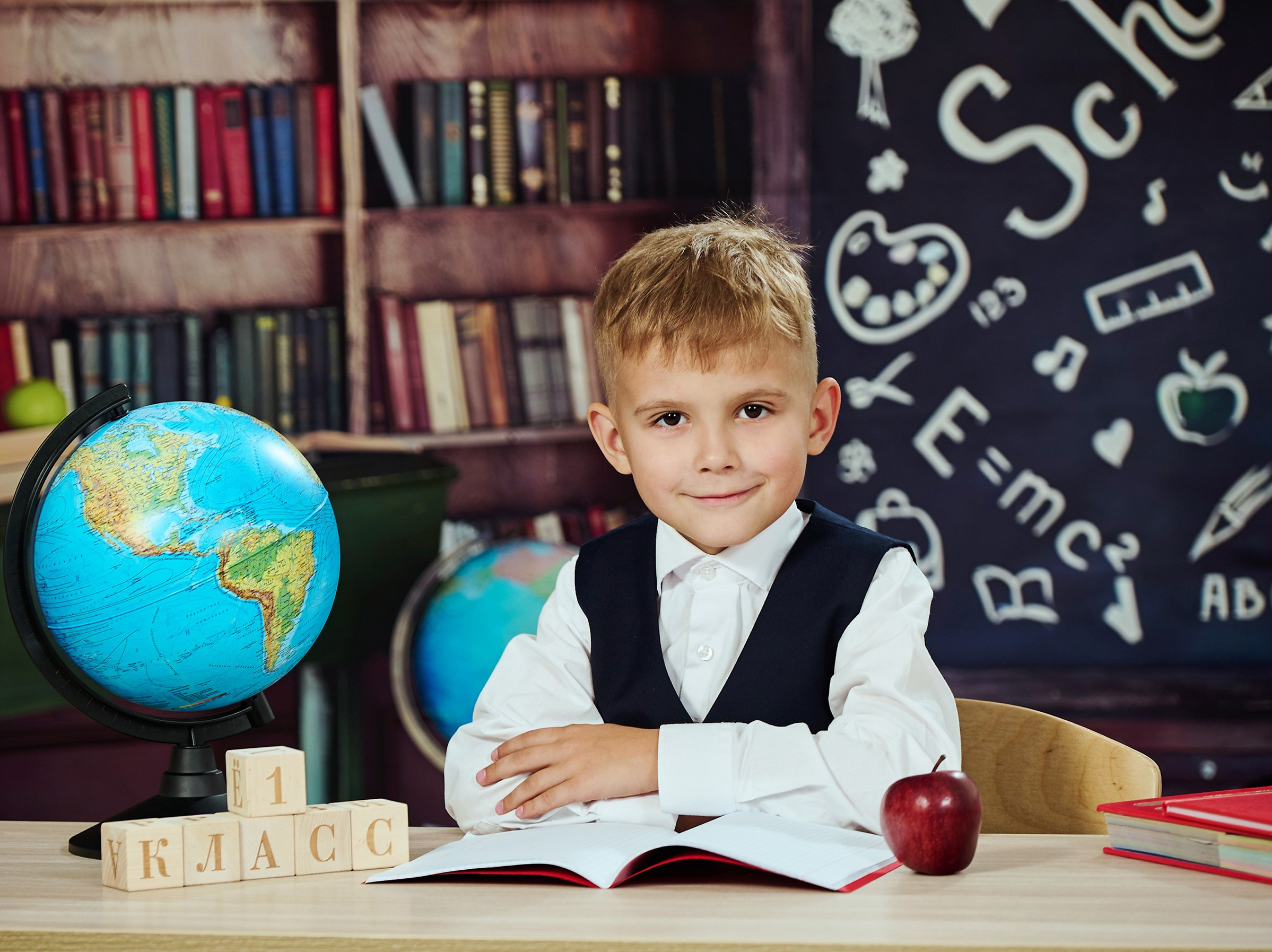 Фотосессии 1 класс. Выпускные альбомы. Предметная и контент съёмка. Фотостудия Klass