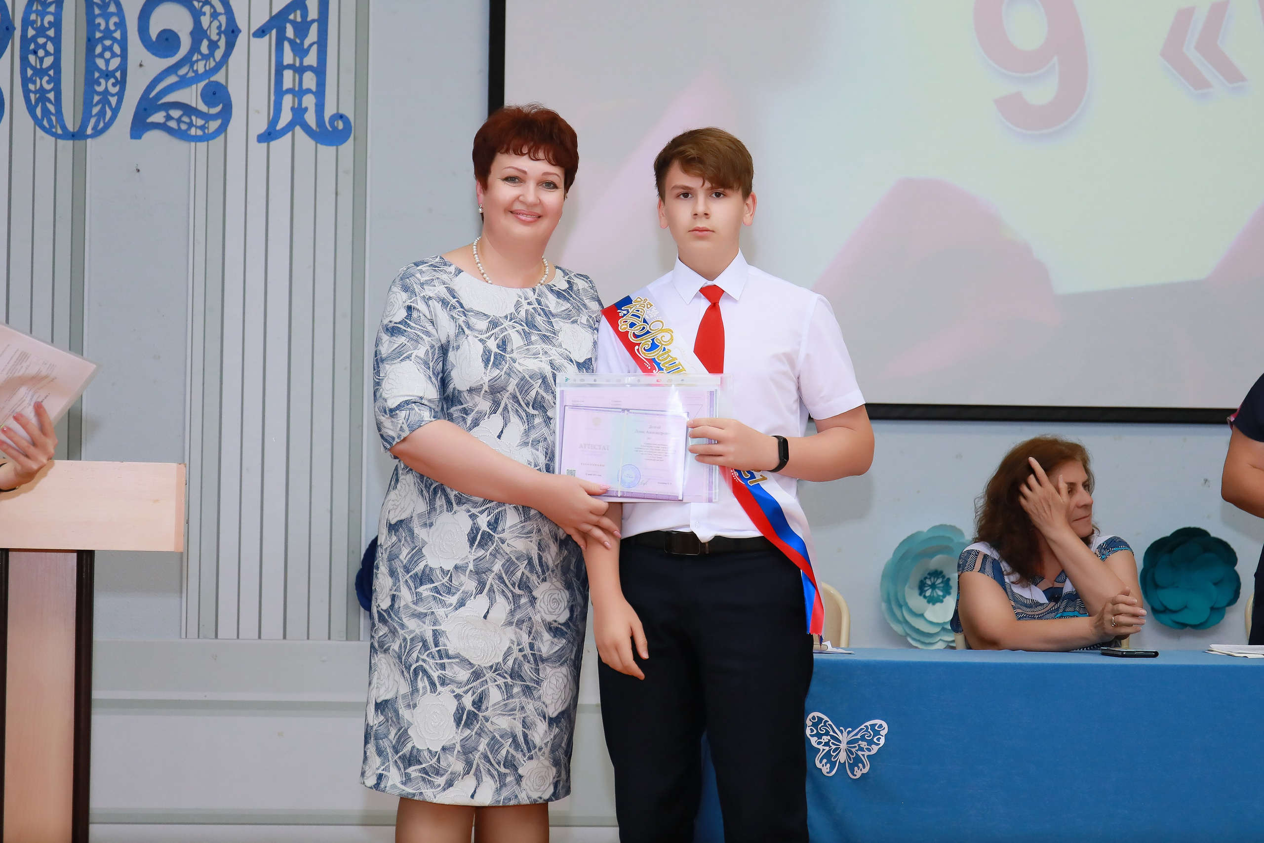 Вручение аттестатов (СОШ 101). Детский семейный фотограф Краснодар