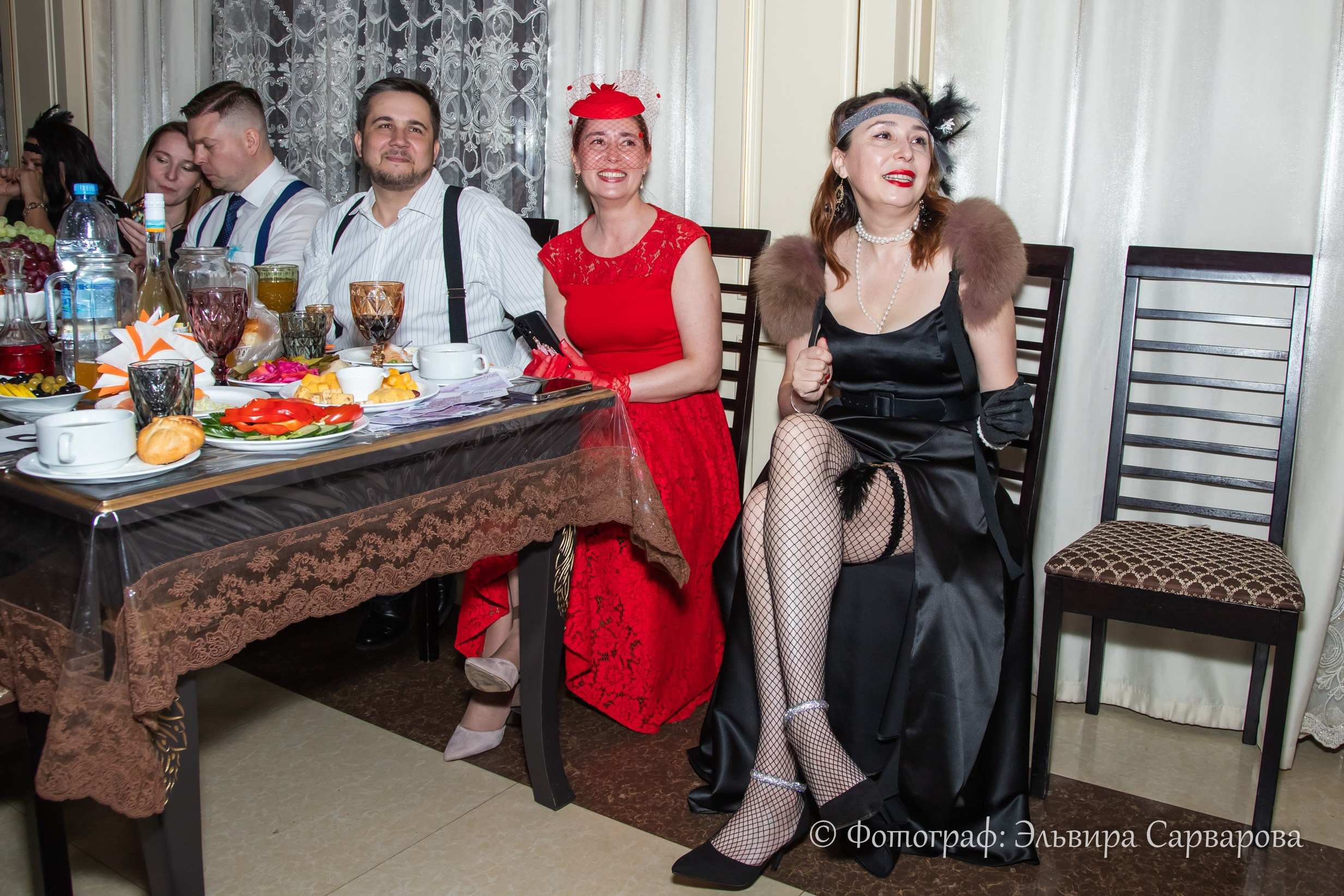 Гангстерская вечеринка в стиле 1920-х. Репортажный Фотограф