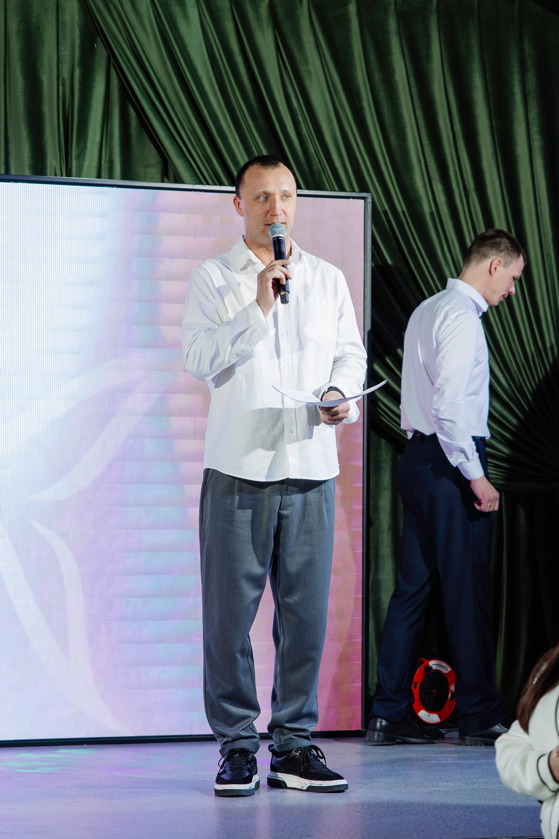 Империя Изобилия — выступления спикеров для предпринимателей. Свадебный фотограф в Иркутске Бобылев Никита