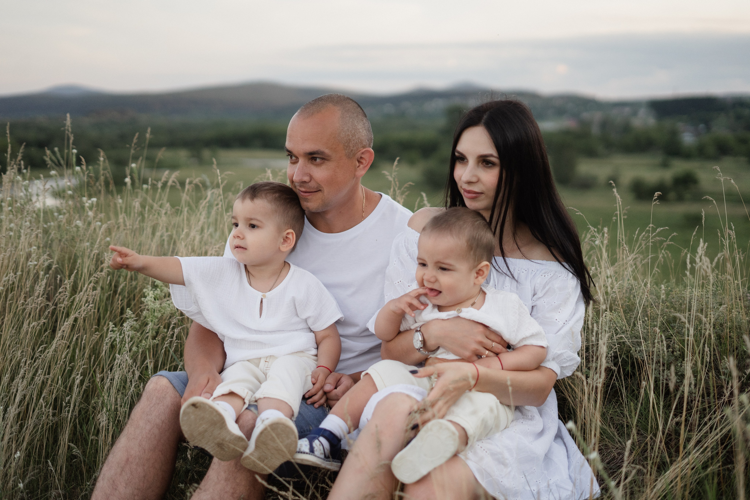 Аня, Денис, Ямиль и Даня. Главная