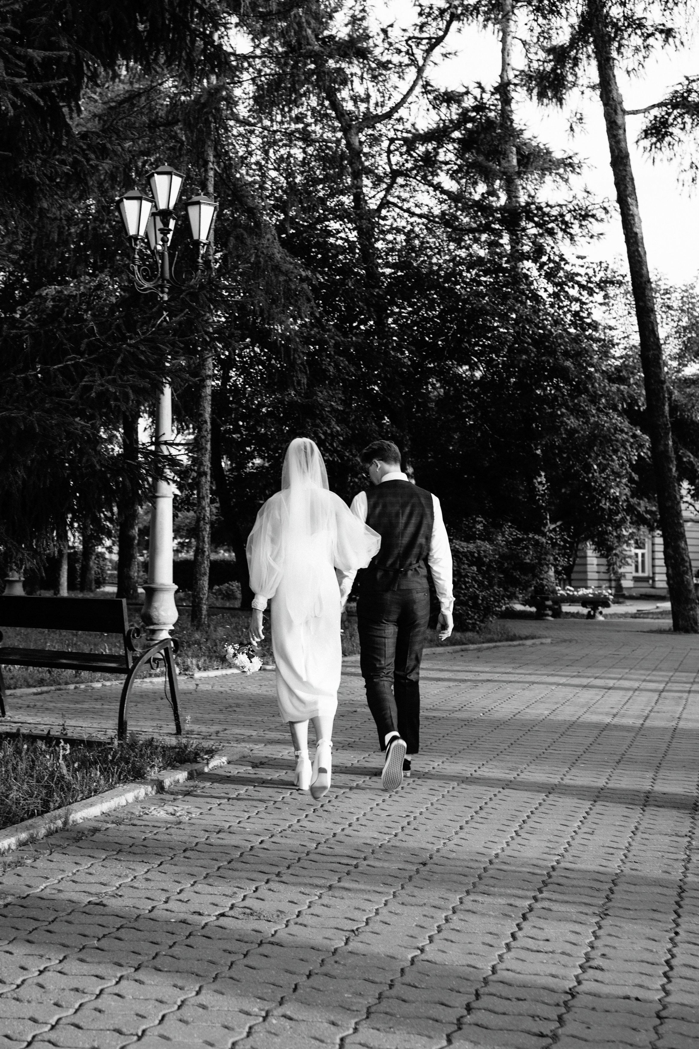 Владислав и Юлия Вечерняя прогулка по городу. Свадебный Фотограф в Иркутске Екатерина Елисеева