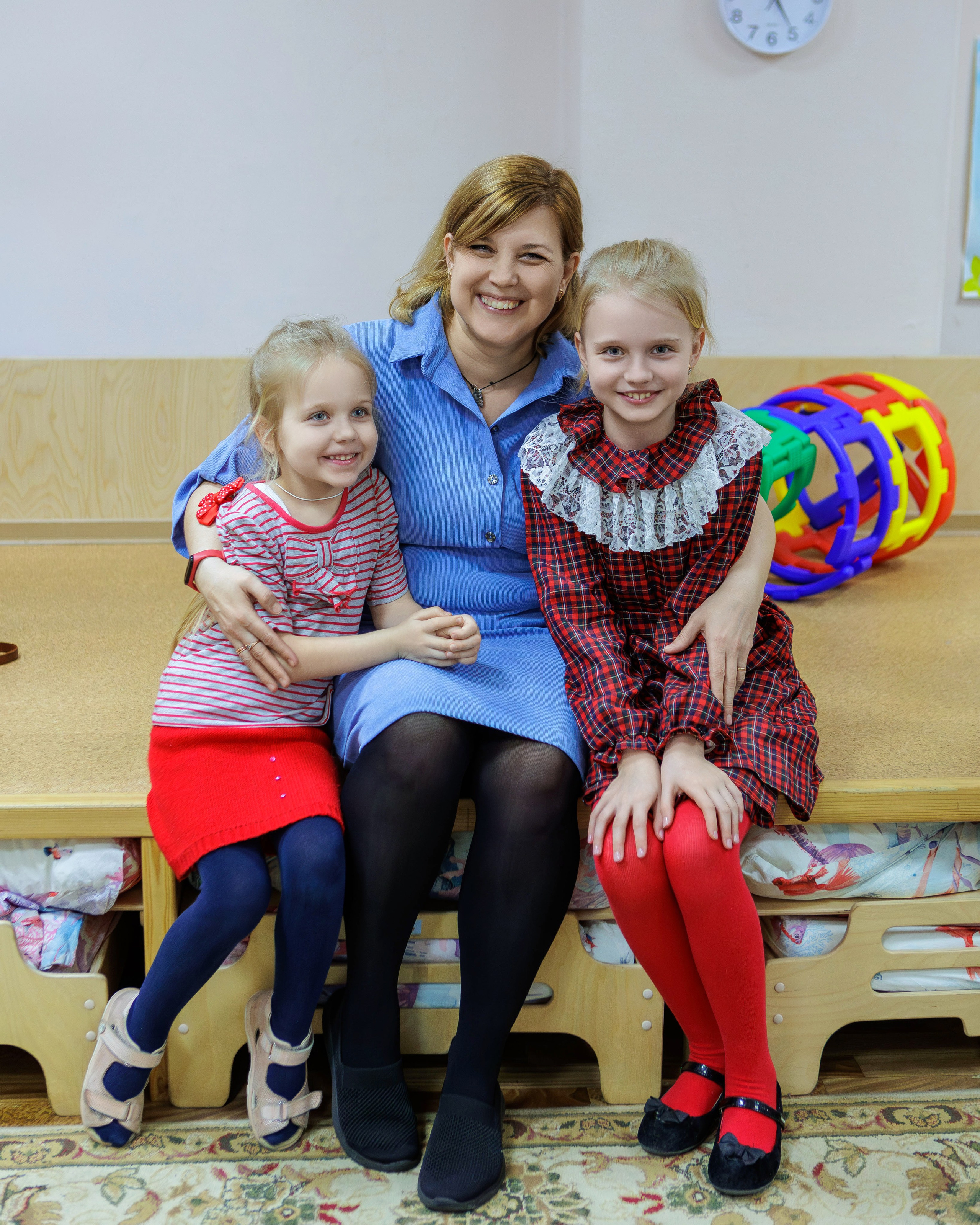 МК к 8 марта. Выпускные альбомы и школьный фотограф в Подольске, Троицке, Щербинке, Москве и Московской области