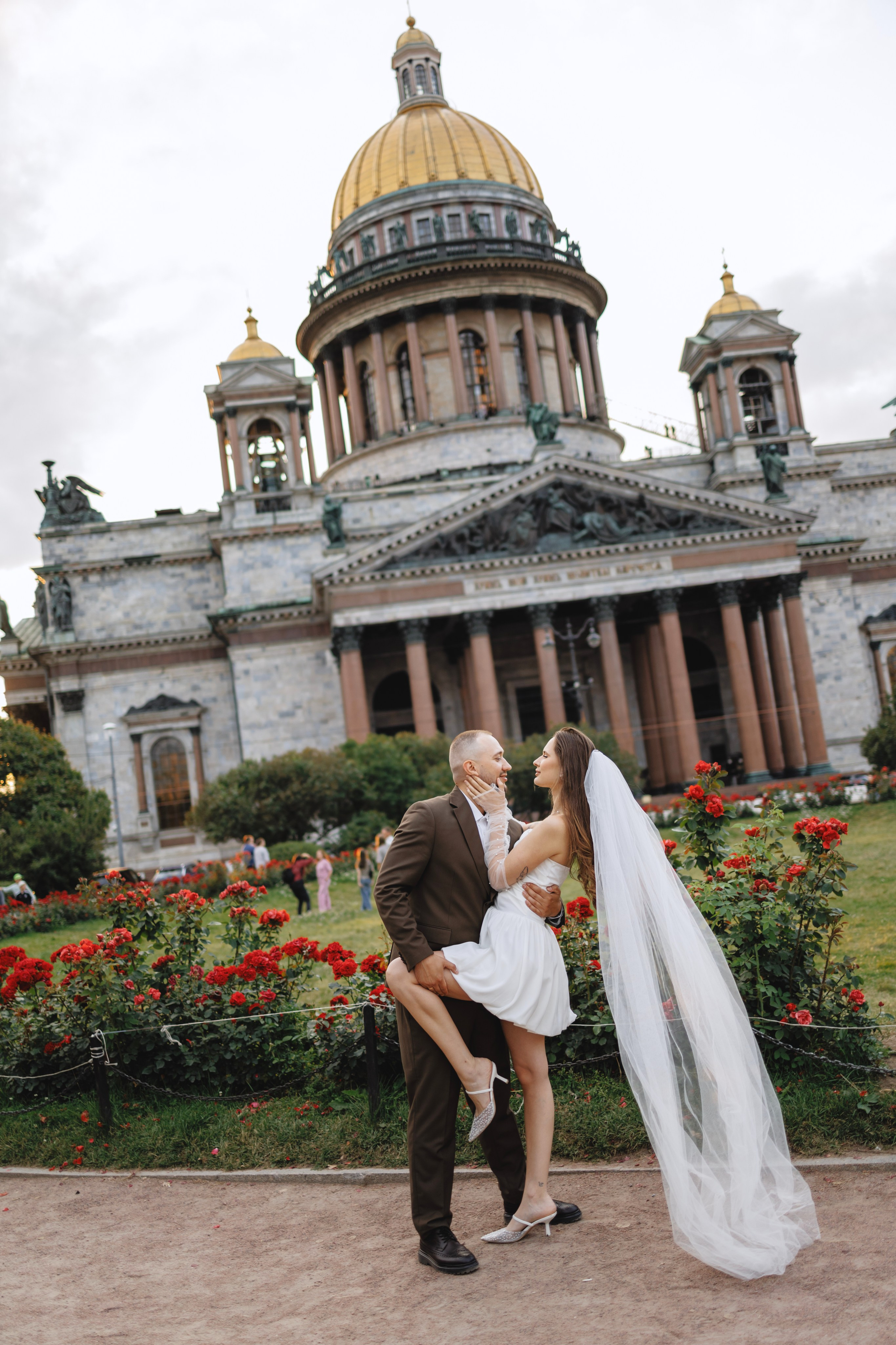 Руслан и Виолетта — Исаакий, Зимняя канавка. Боженова Елена фотограф Санкт-Петербург