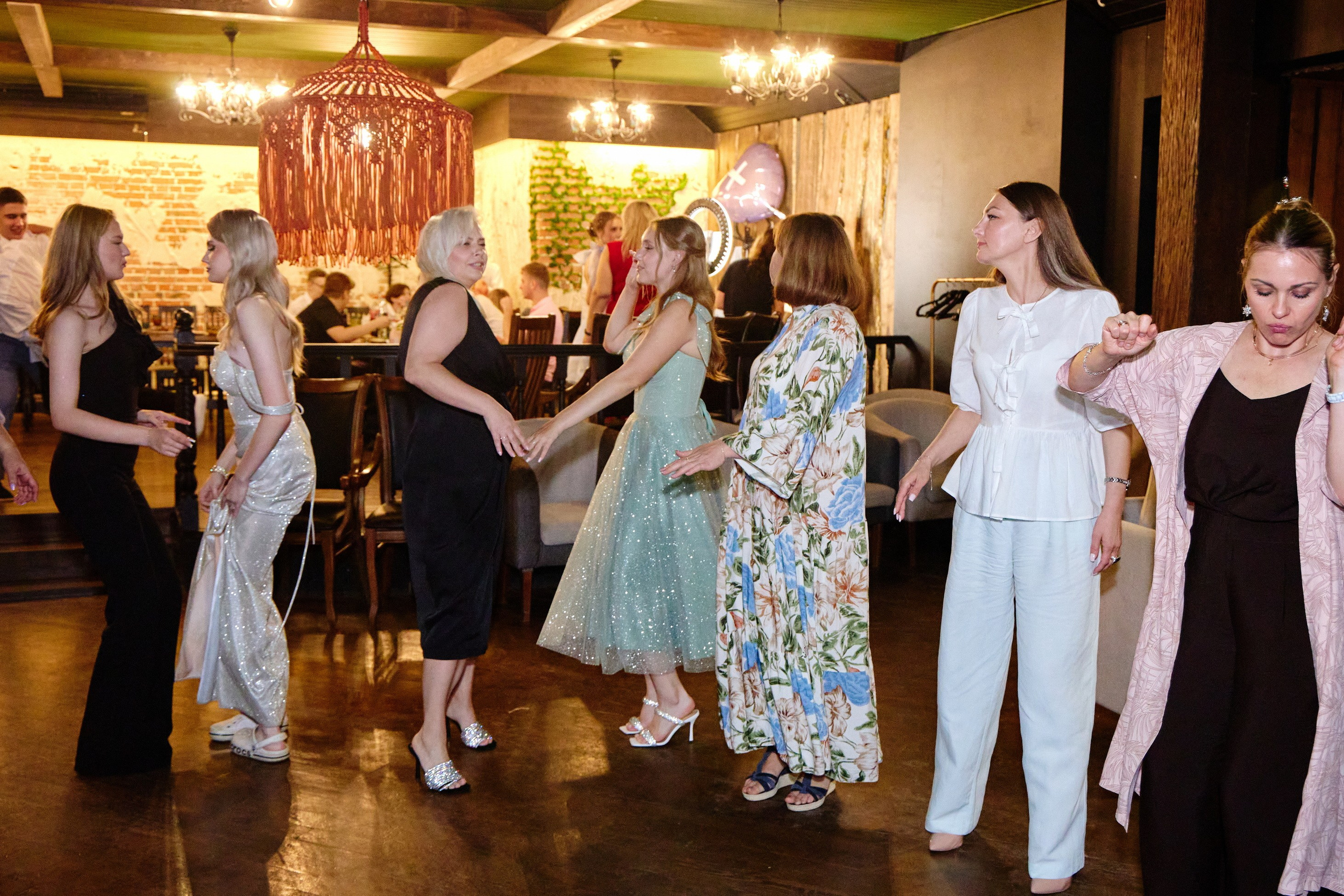 Выпускной 35 Сош. Фотограф Выпускные альбомы Таганрог Сергей Коробченко