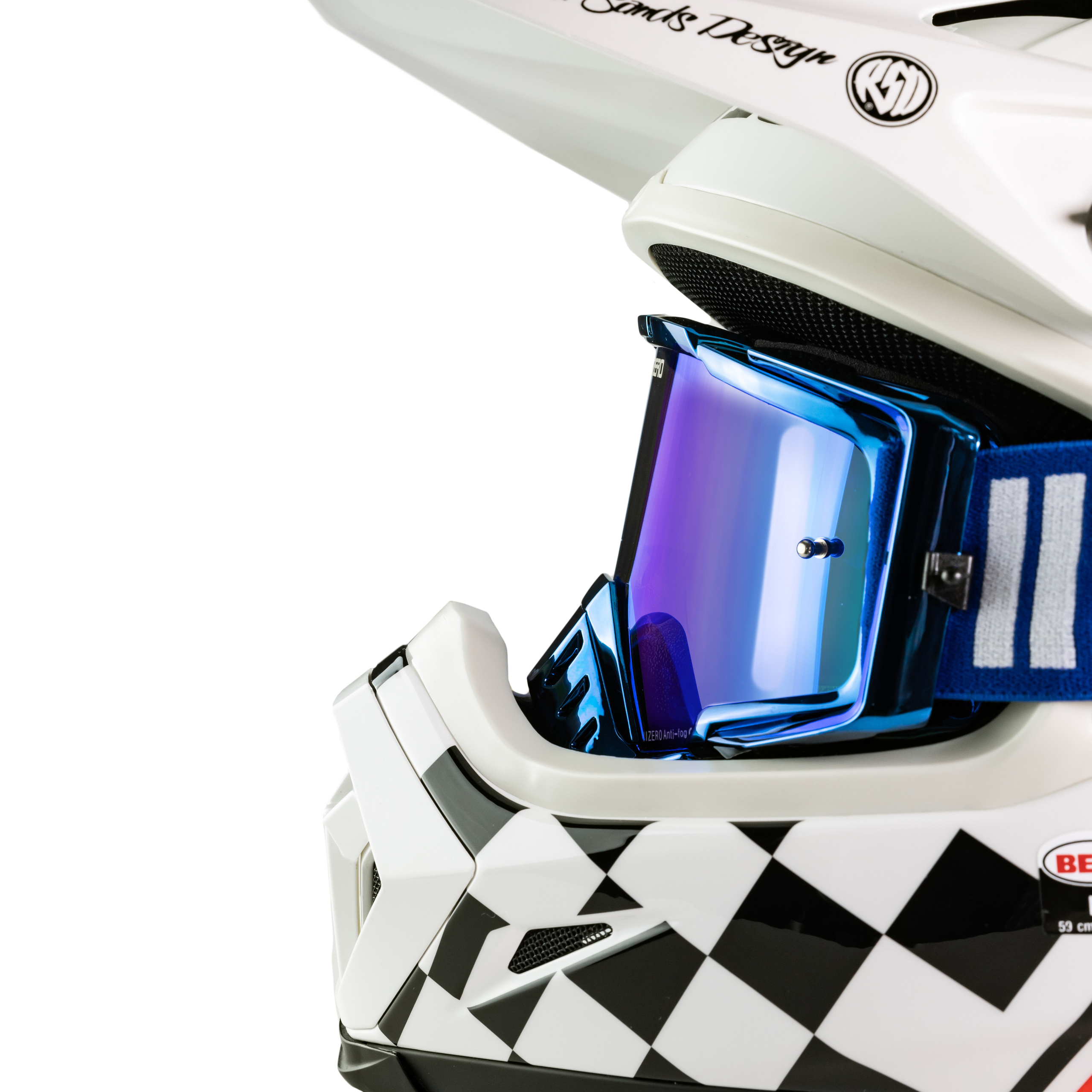 Предметные фото шлемов и масок (очков) для мотокроса. Предметный и репортажный фотограф в Москве