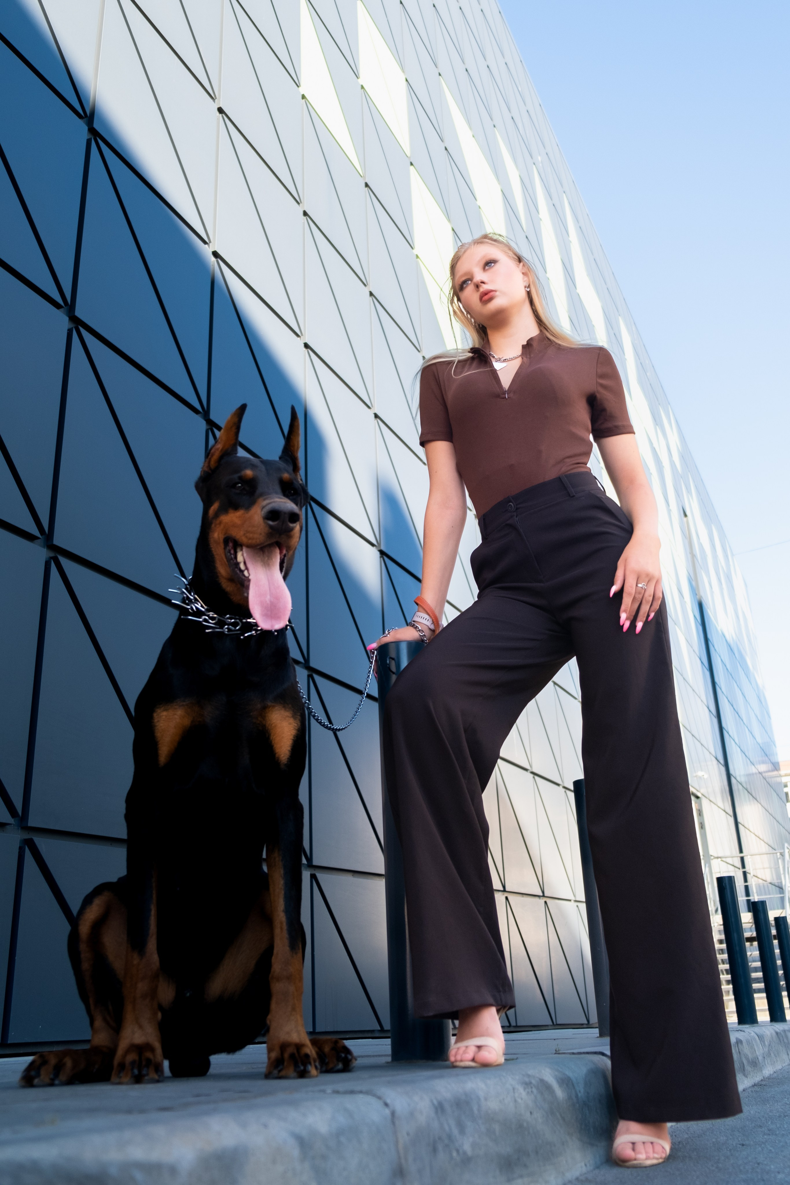 Фотосессия с Доберманом. Профессиональная фотосъемка в Крыму. Натуральные эмоции и живые кадры. Забронируйте дату прямо сейчас!