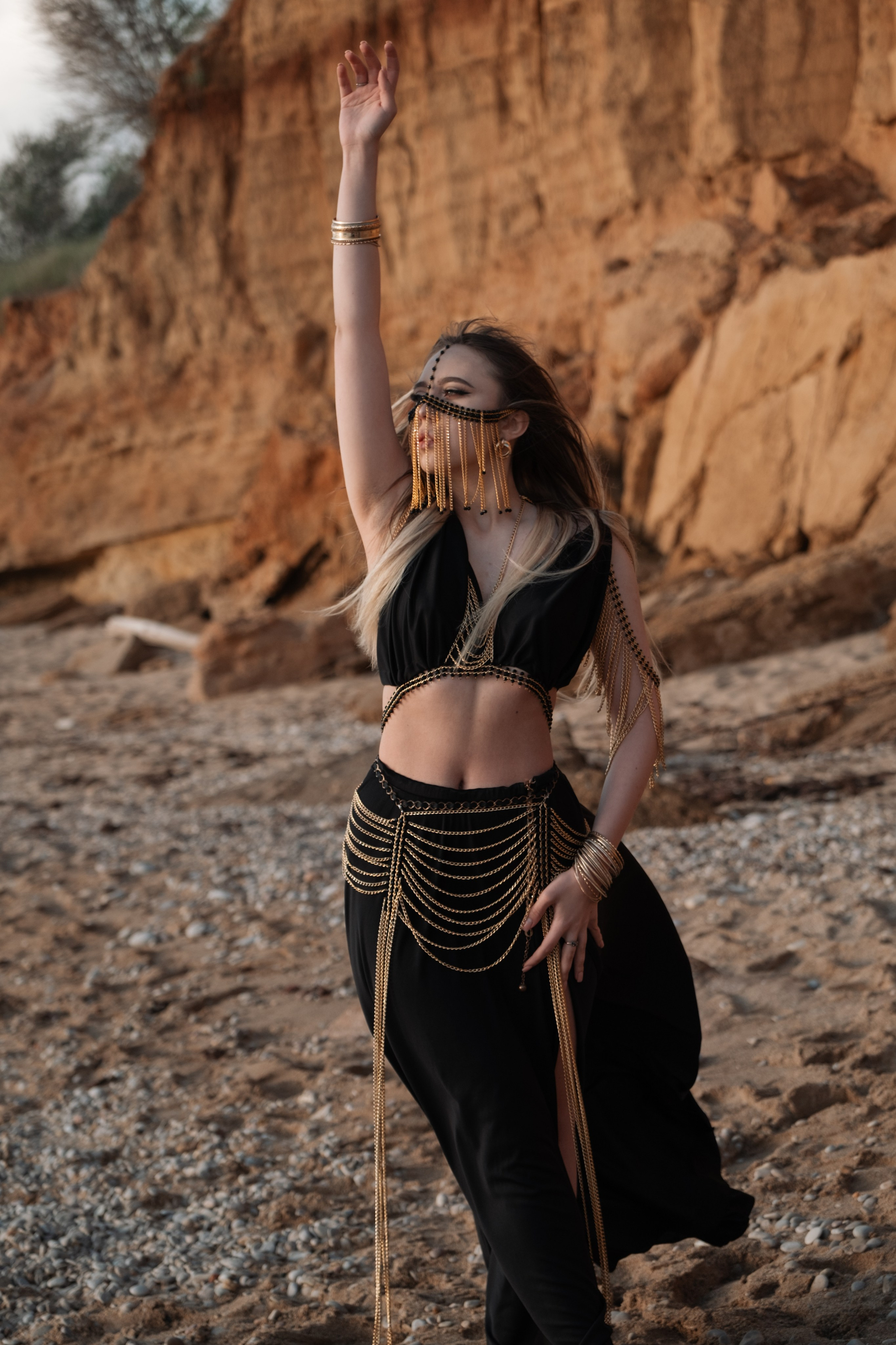 Фотосессия у моря, арабская эстетика. Профессиональная фотосъемка в Крыму. Натуральные эмоции и живые кадры. Забронируйте дату прямо сейчас!