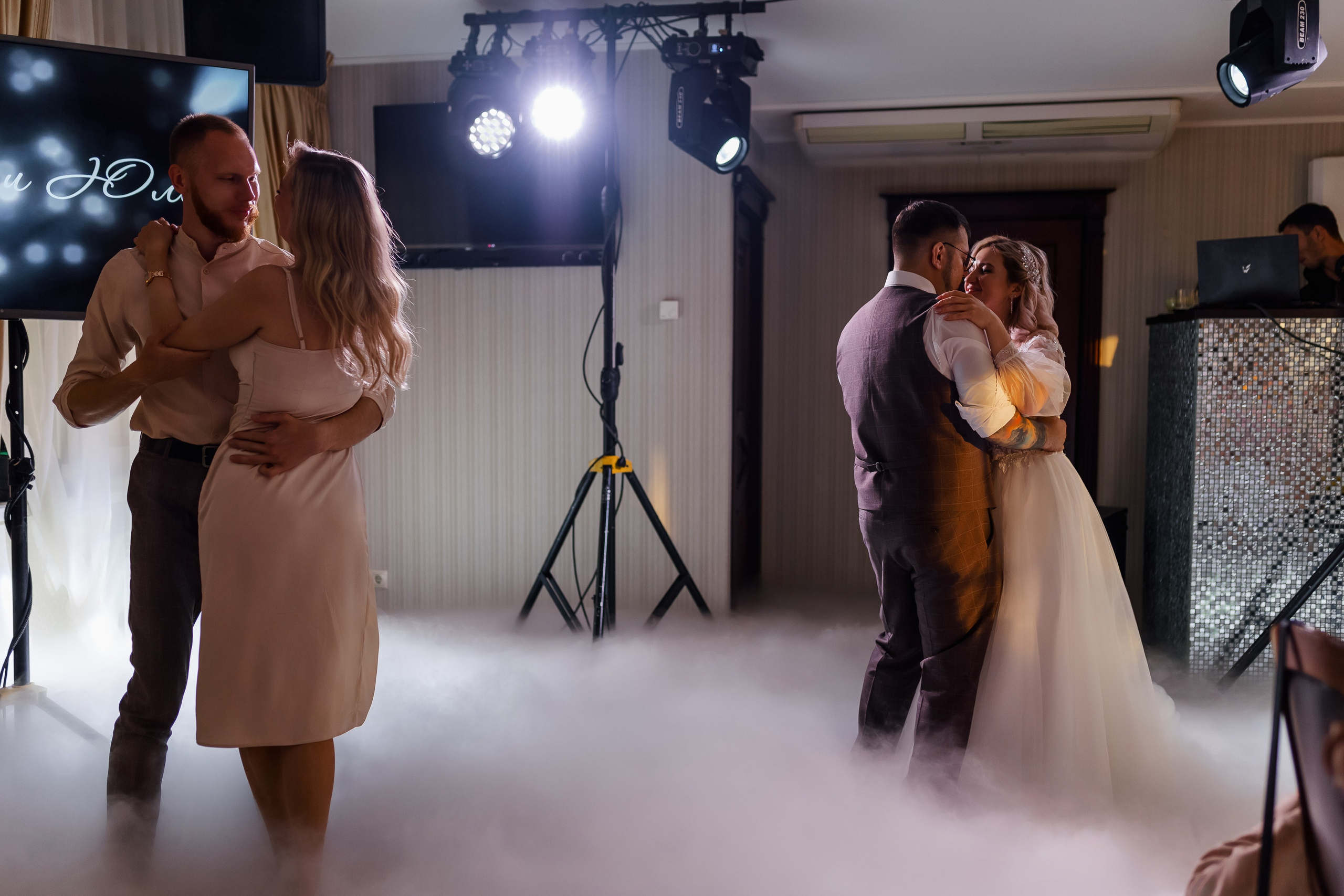 Максим и Юля. Дом офицеров. Свадебный фотограф в Хабаровске