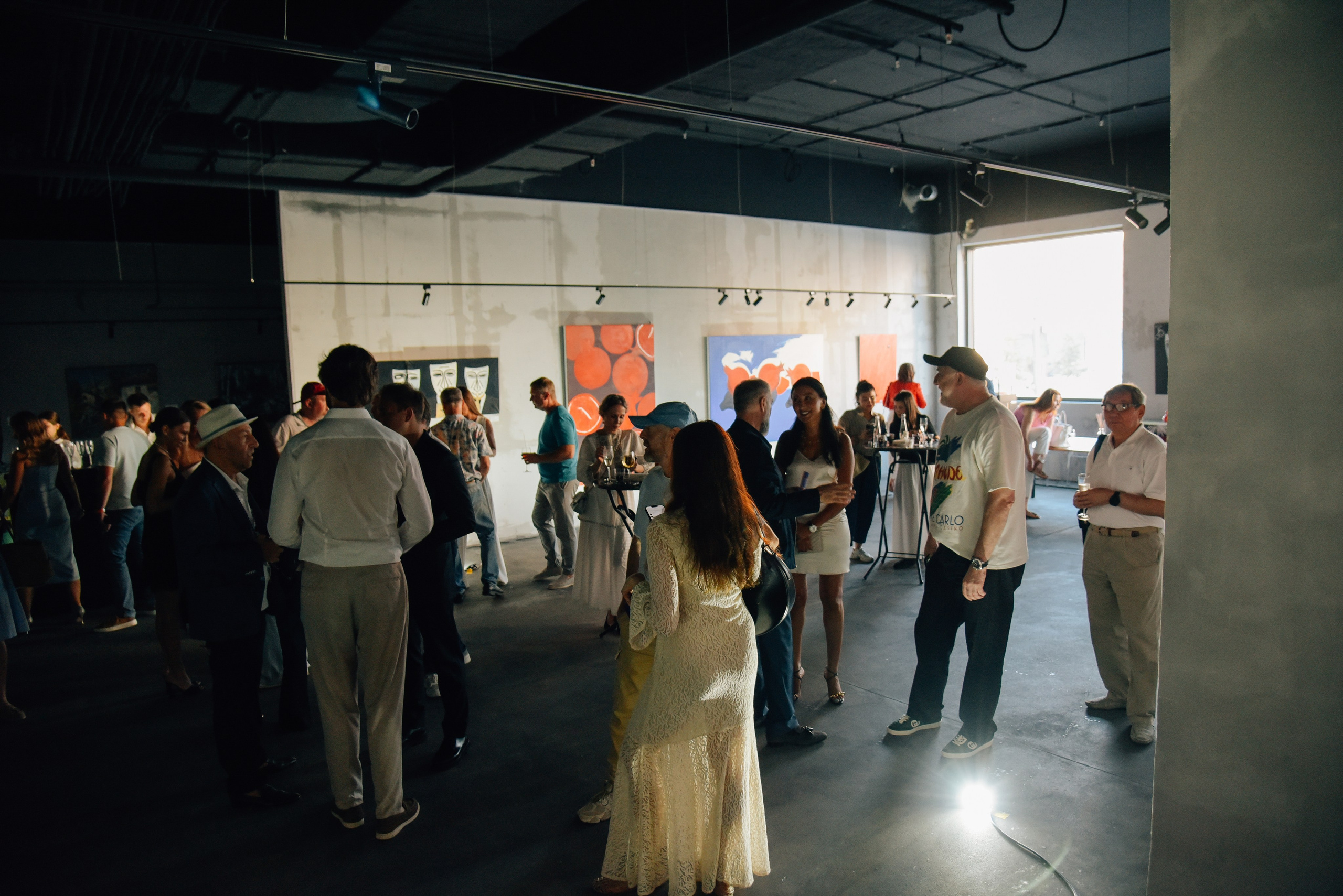 Александр Дильбази Игра взглядов в гранатовом саду. Фотограф Лола Волна, город Москва