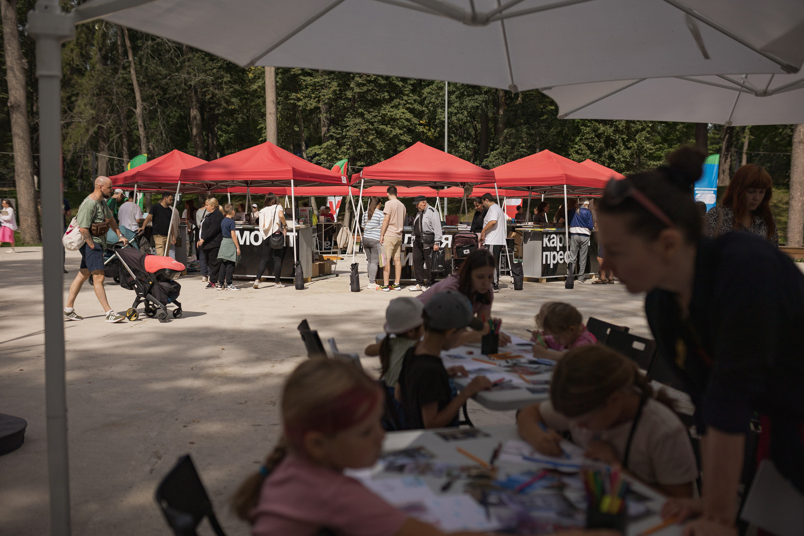 Книжный фестиваль «Смены» в Выксе 2024. Фотограф городских и семейных событий Артем Карпухин