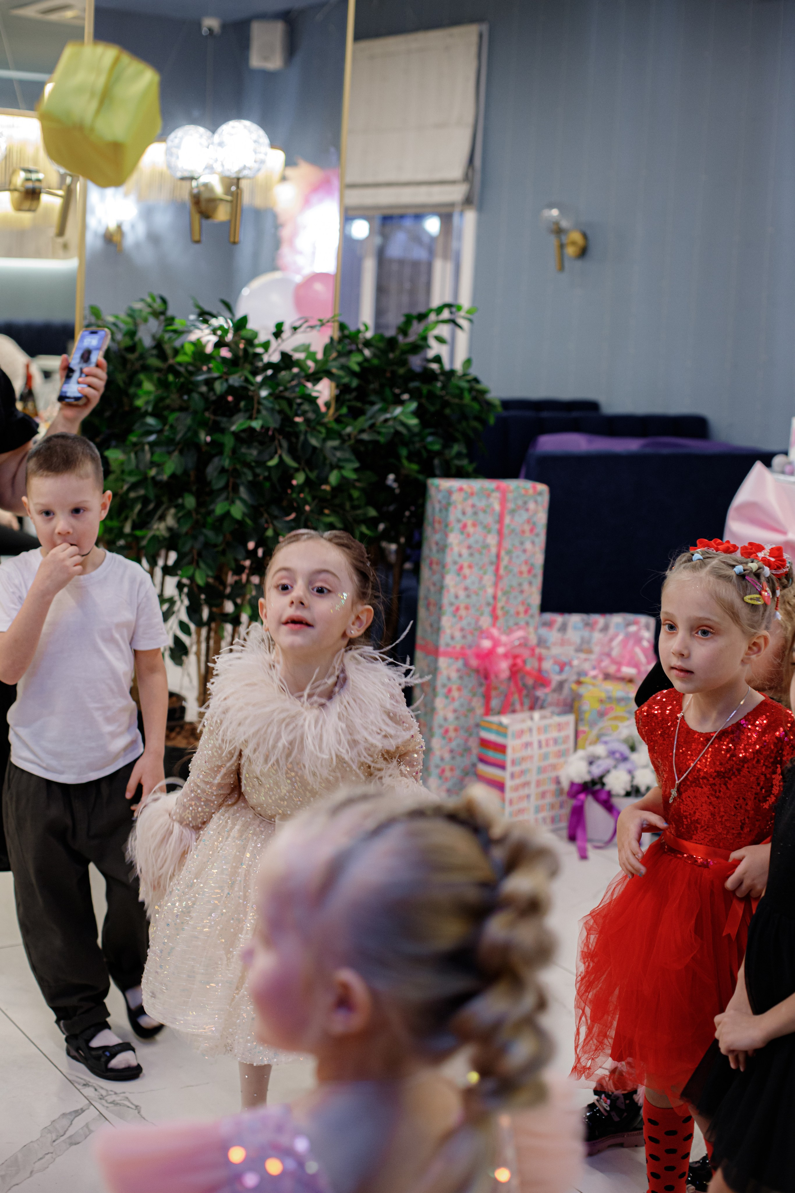 ASIA'S BIRTHDAY PARTY. Photokarish