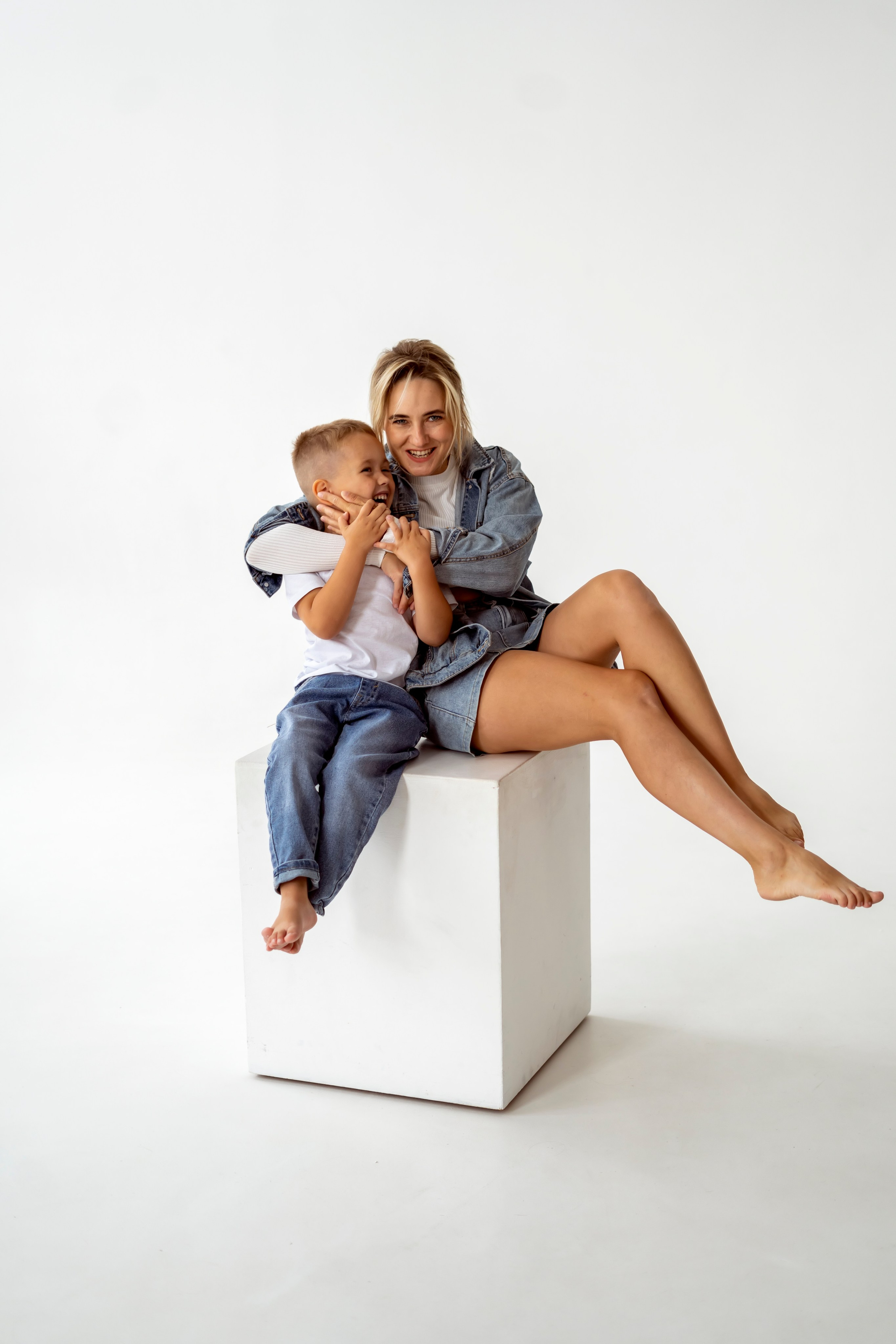 Семейная съёмка на циклораме. Семейный и детский фотограф в Хабаровске Анна Гриневич