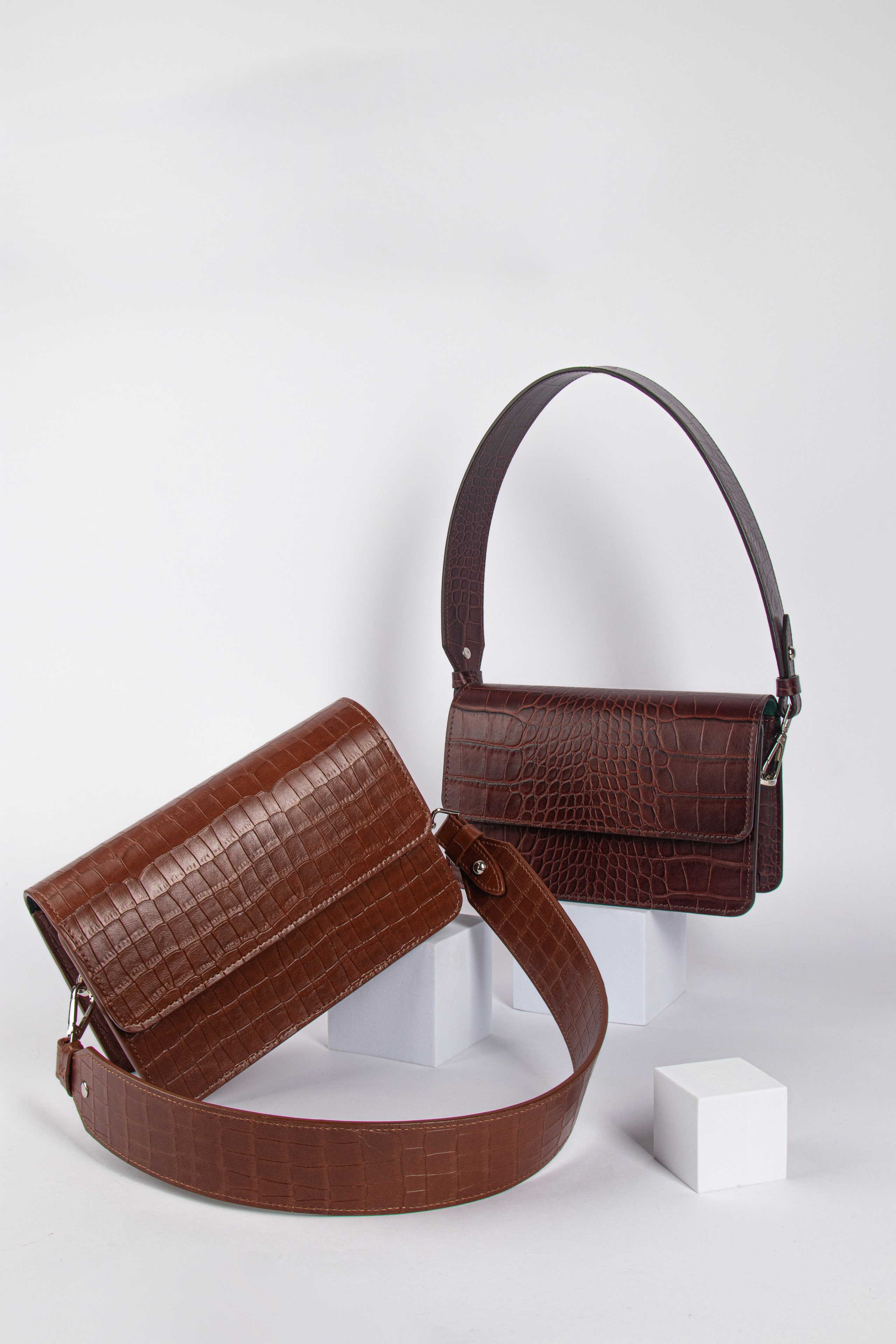 Каталог на белом фоне