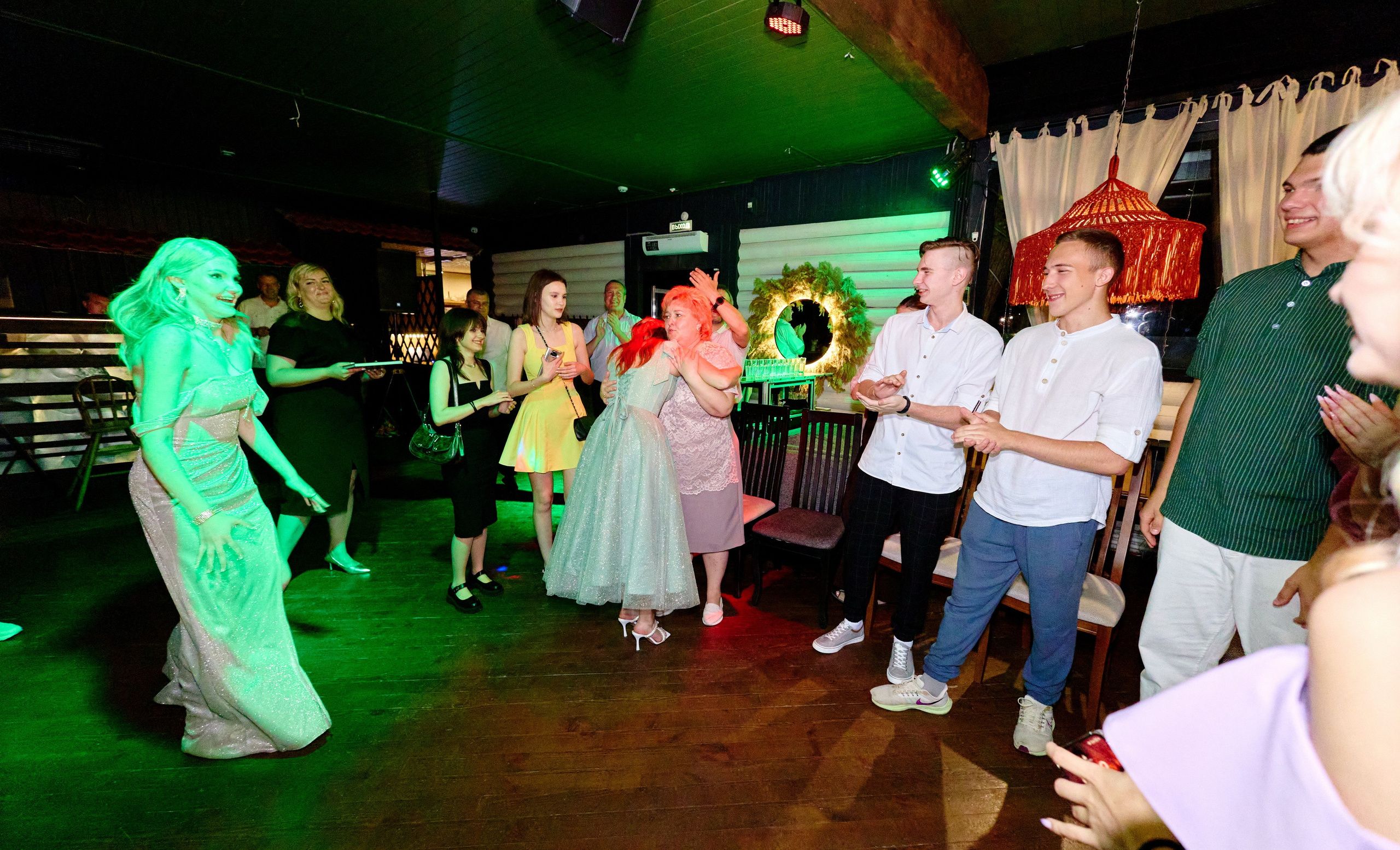 Выпускной 35 Сош. Фотограф Выпускные альбомы Таганрог Сергей Коробченко