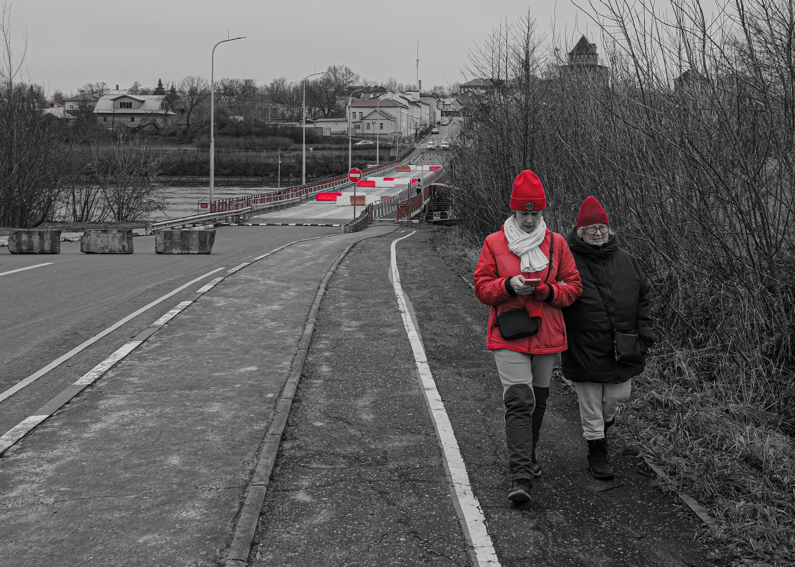 Селективный красный. Фотограф в Москве, фотожурналист Александр Малахов