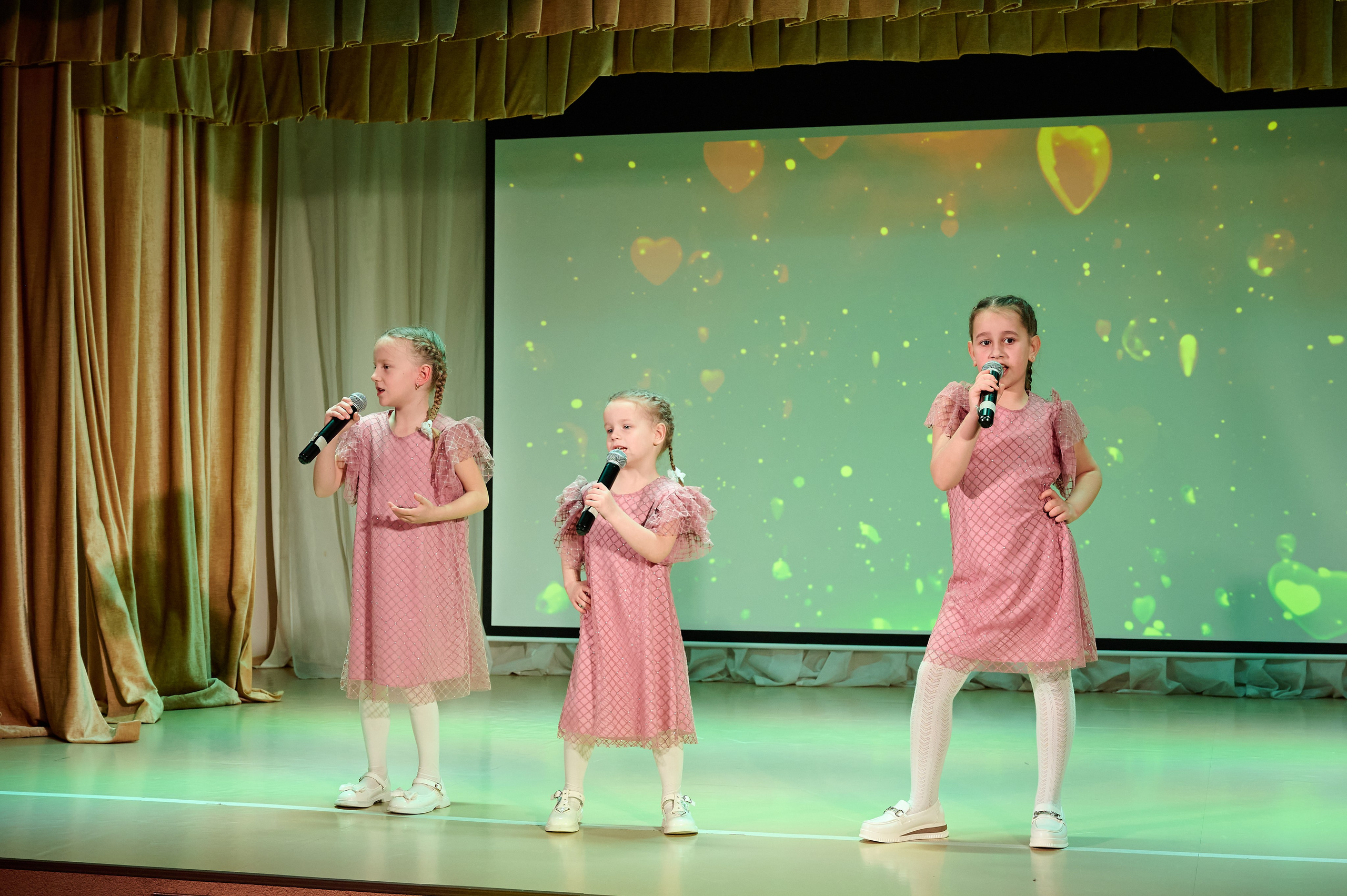 8 марта в Виноградном. Жизнь курорта Кабардинка в фотографиях