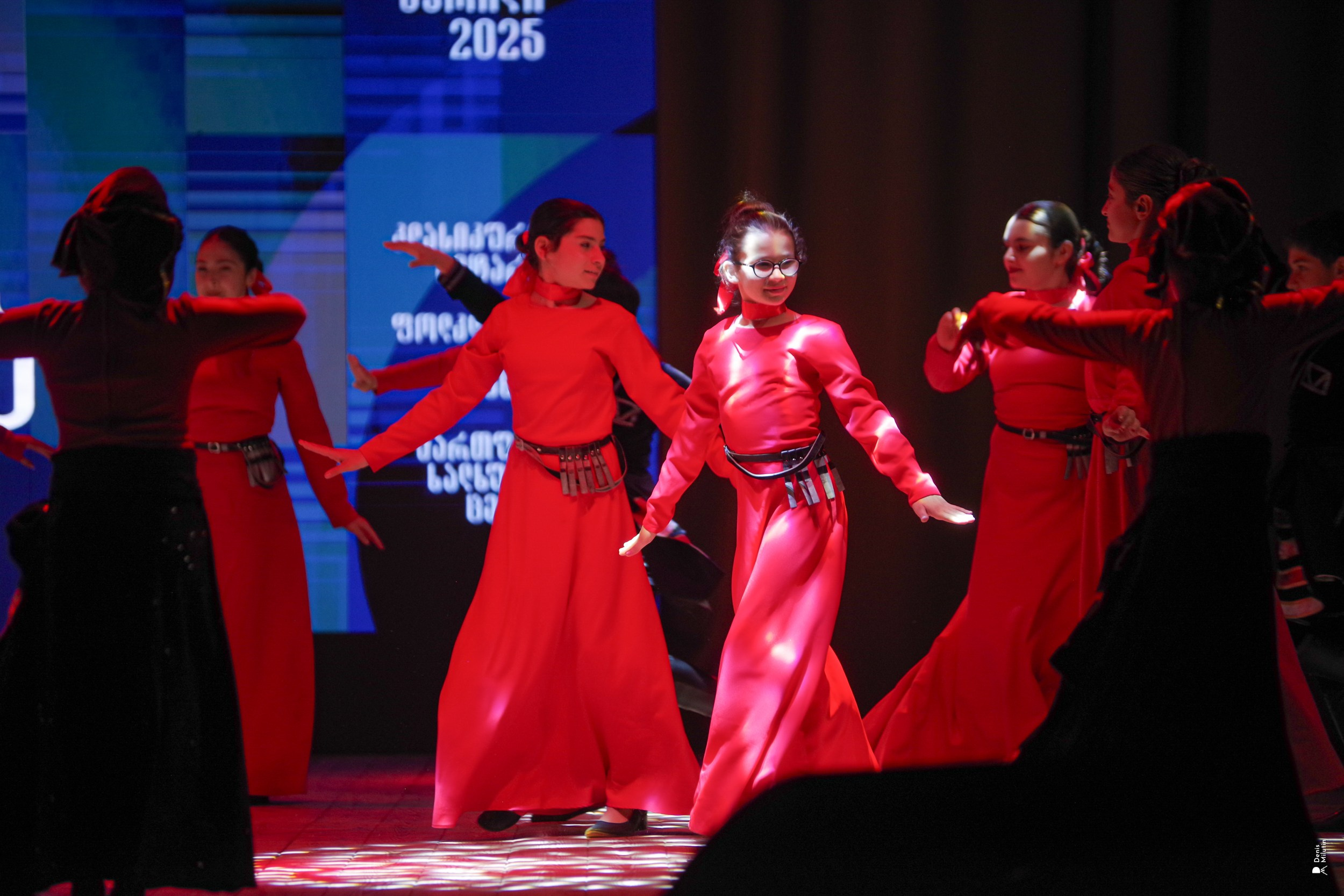 Танцы в Хоби. Портретный фотограф Денис Милютин