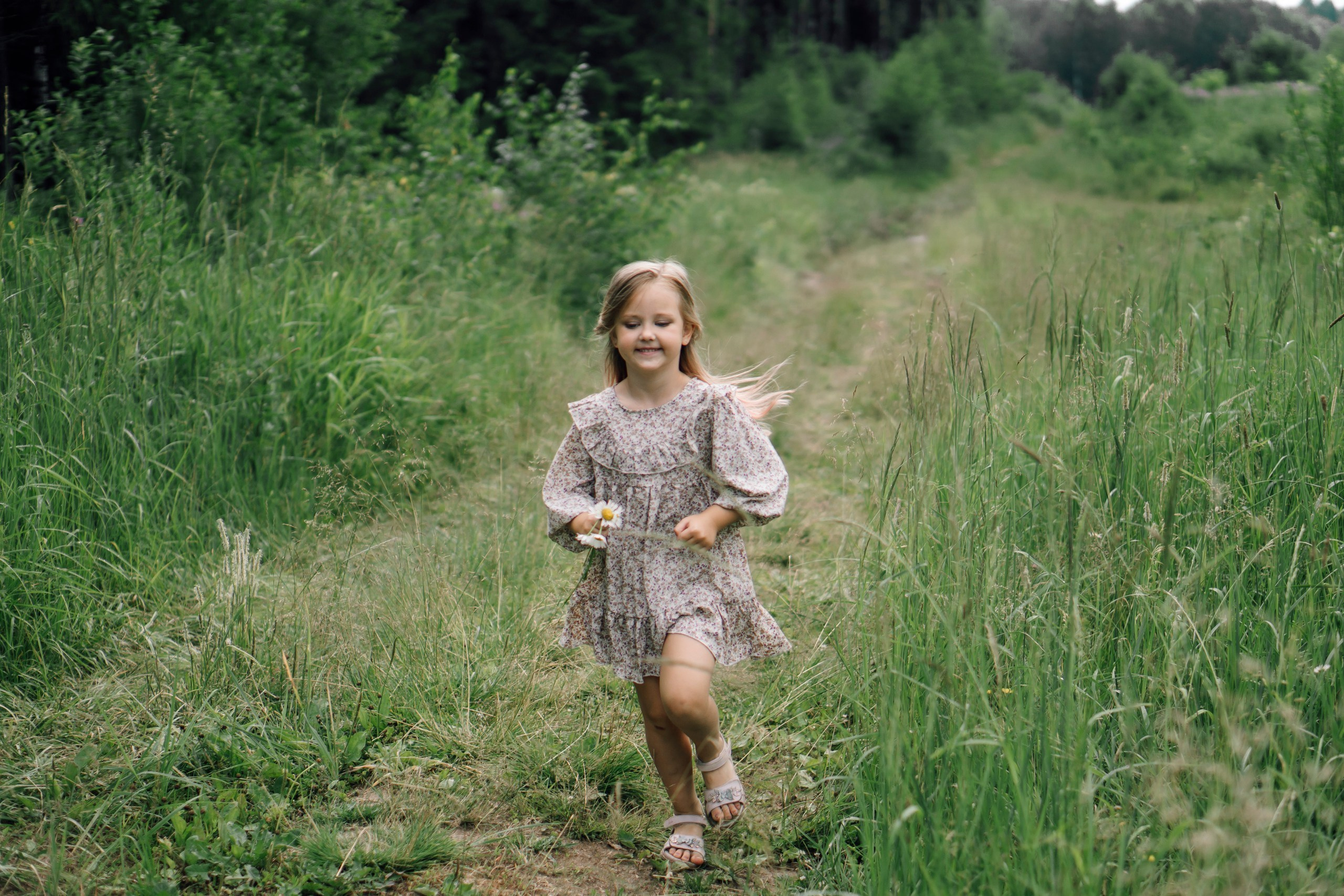 Семейная фотоссесия на природе. Свадебный фотограф в Дмитрове