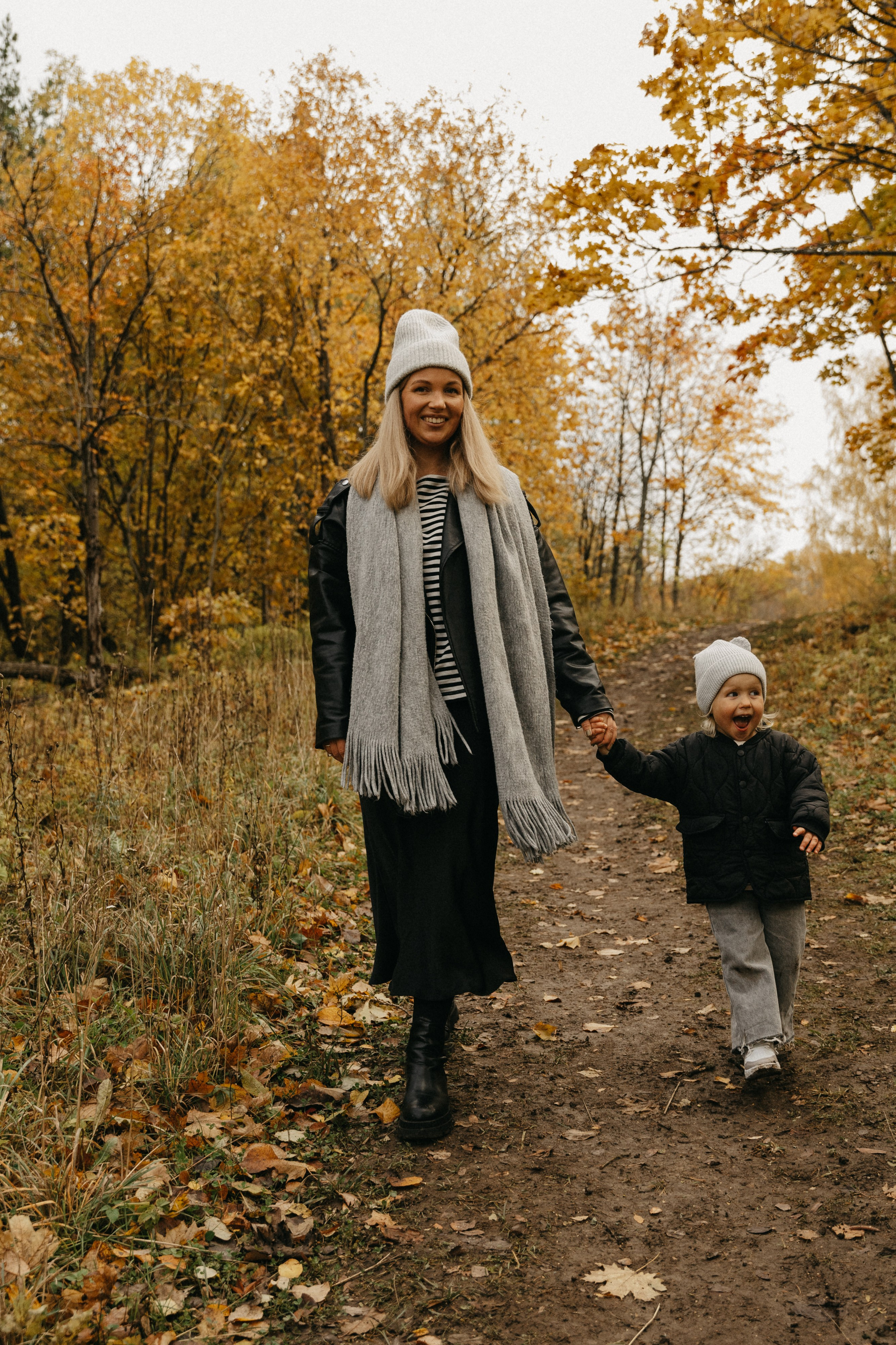 Аня и Мира. Главная