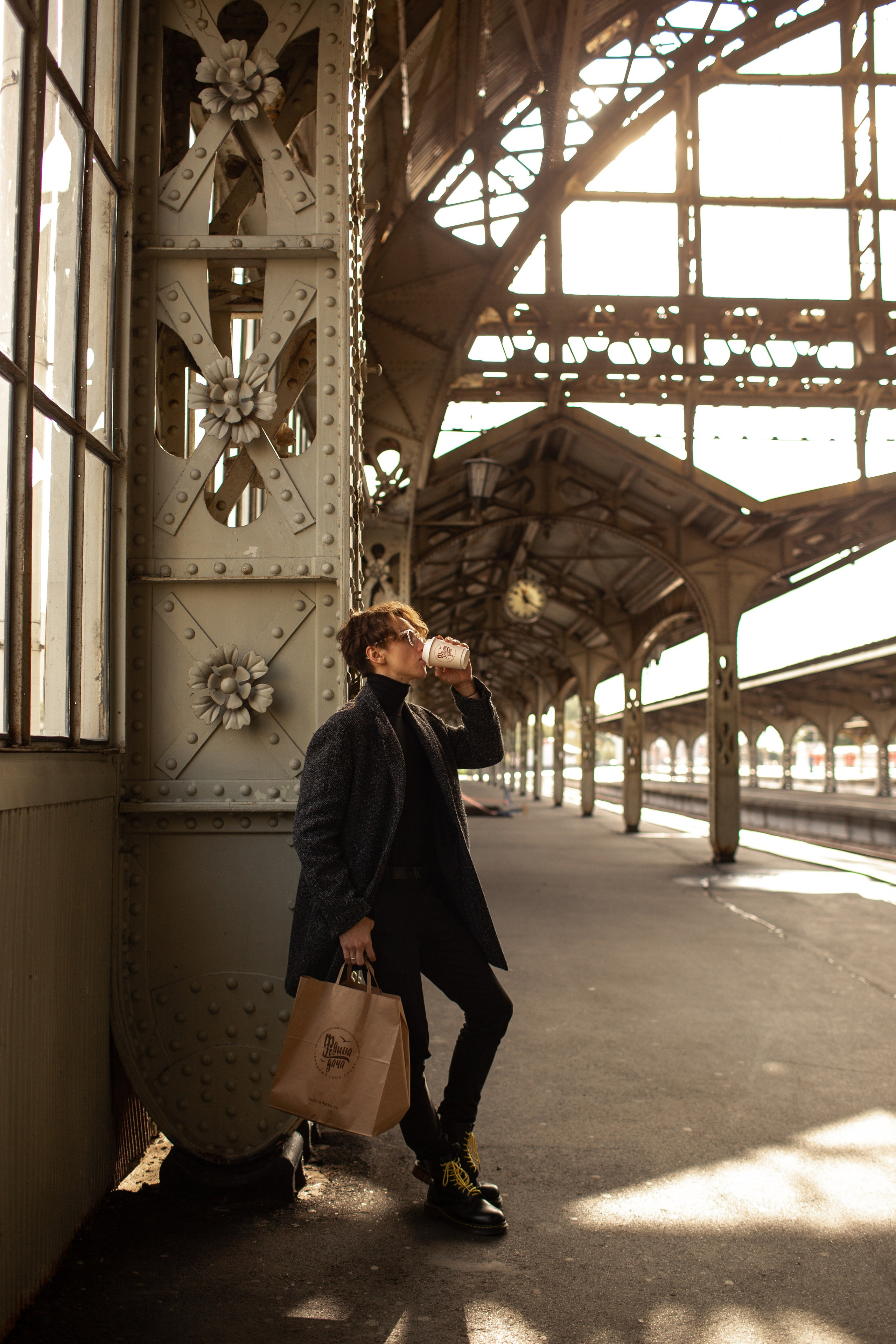 Рекламная съёмка для корнера «Федина дача». Вокзал. Свадебный фотограф Кирилл Белый