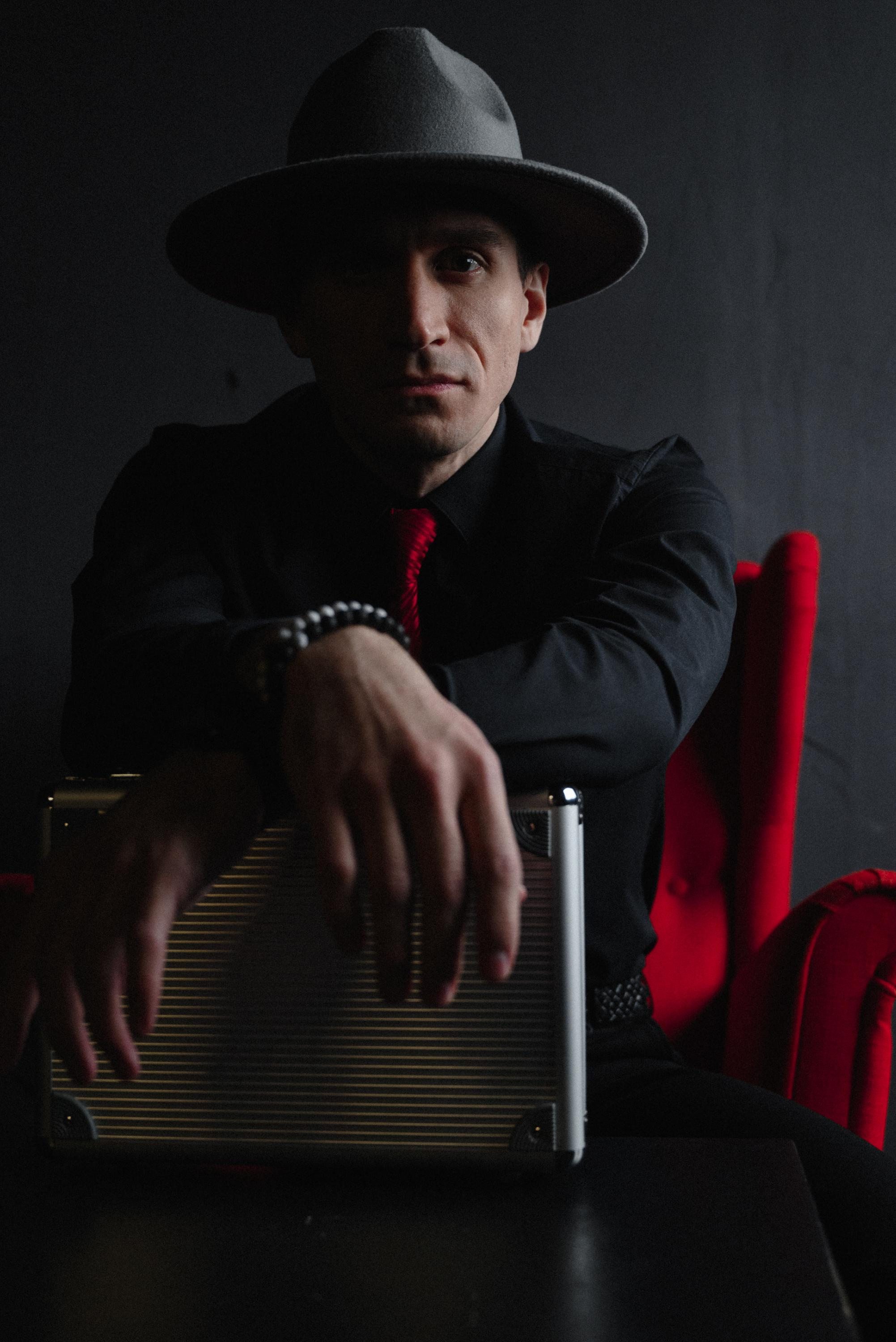 Контент для актера Егора Куприянова. Свадебный фотограф Ижевск Петр Шишков