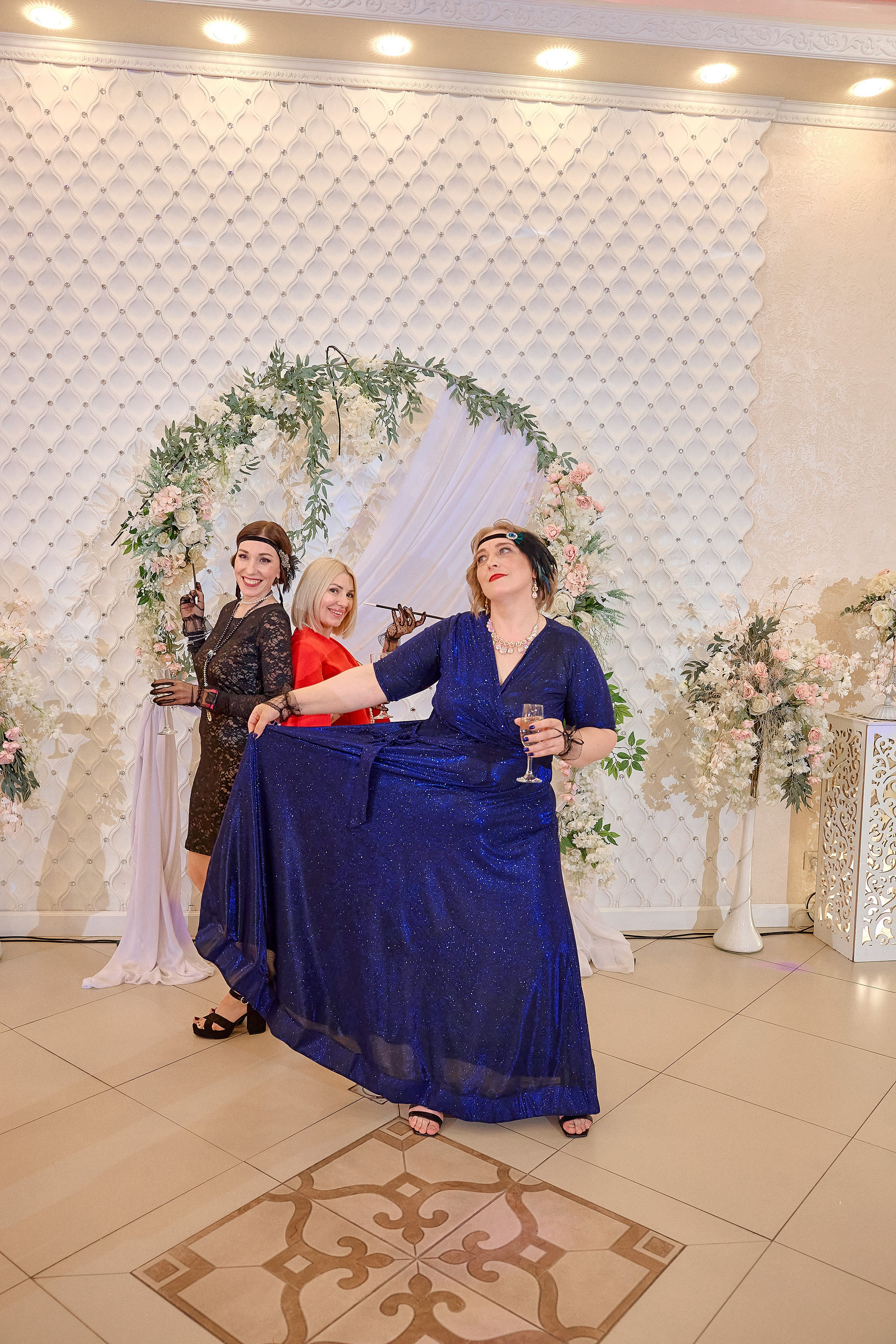 Портфолио репортажной фотосъёмки: Выпускной в ресторане «Император». Фотограф Яковлев Роман — Красноярск