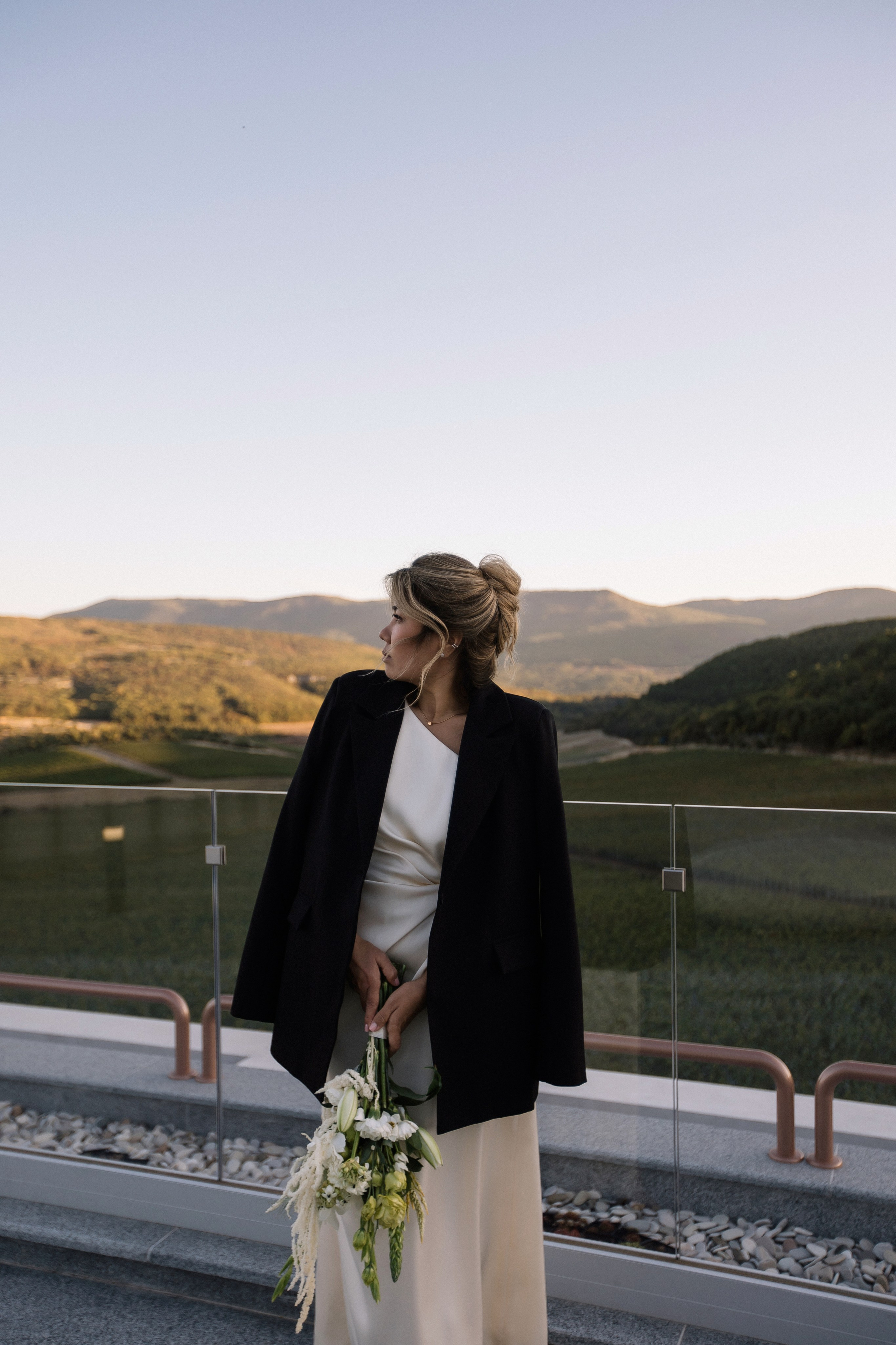 Александр и Гузель. Свадьба для двоих. Винодельня AYA. Фотограф Анна Лейман. Севастополь