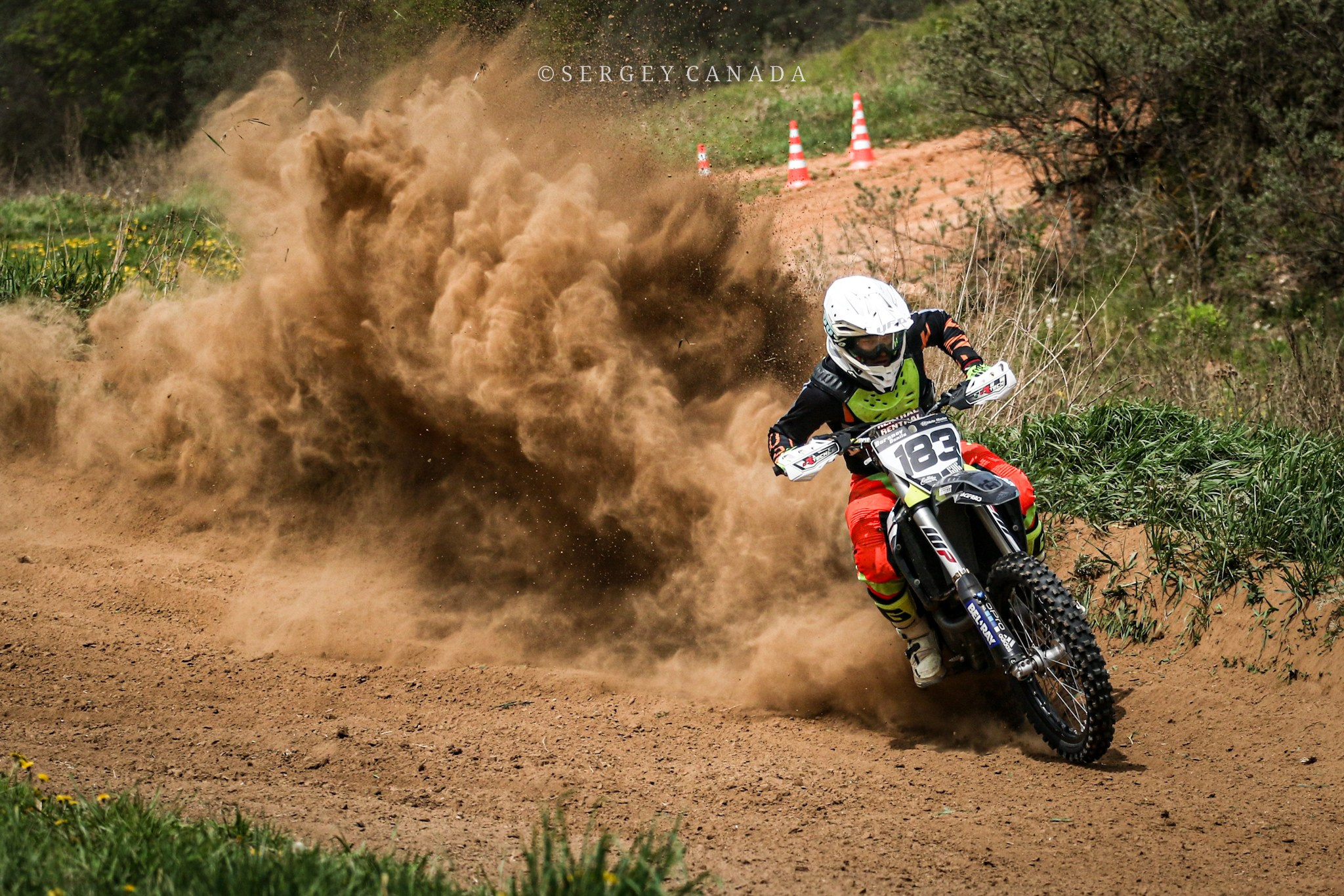 Полящее солнце на мотокроссе в городе Павлово