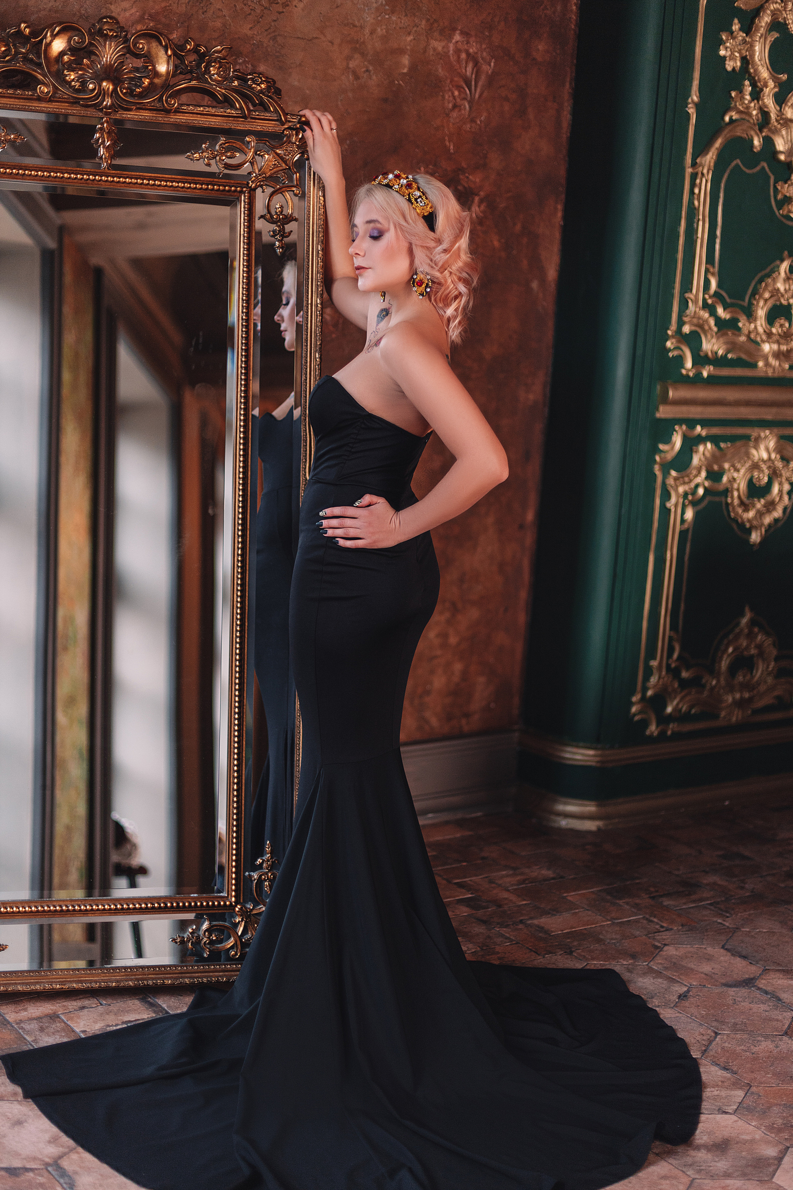 Индивидуальная съёмка, фотостудия, красивый образ,чёрное платье.