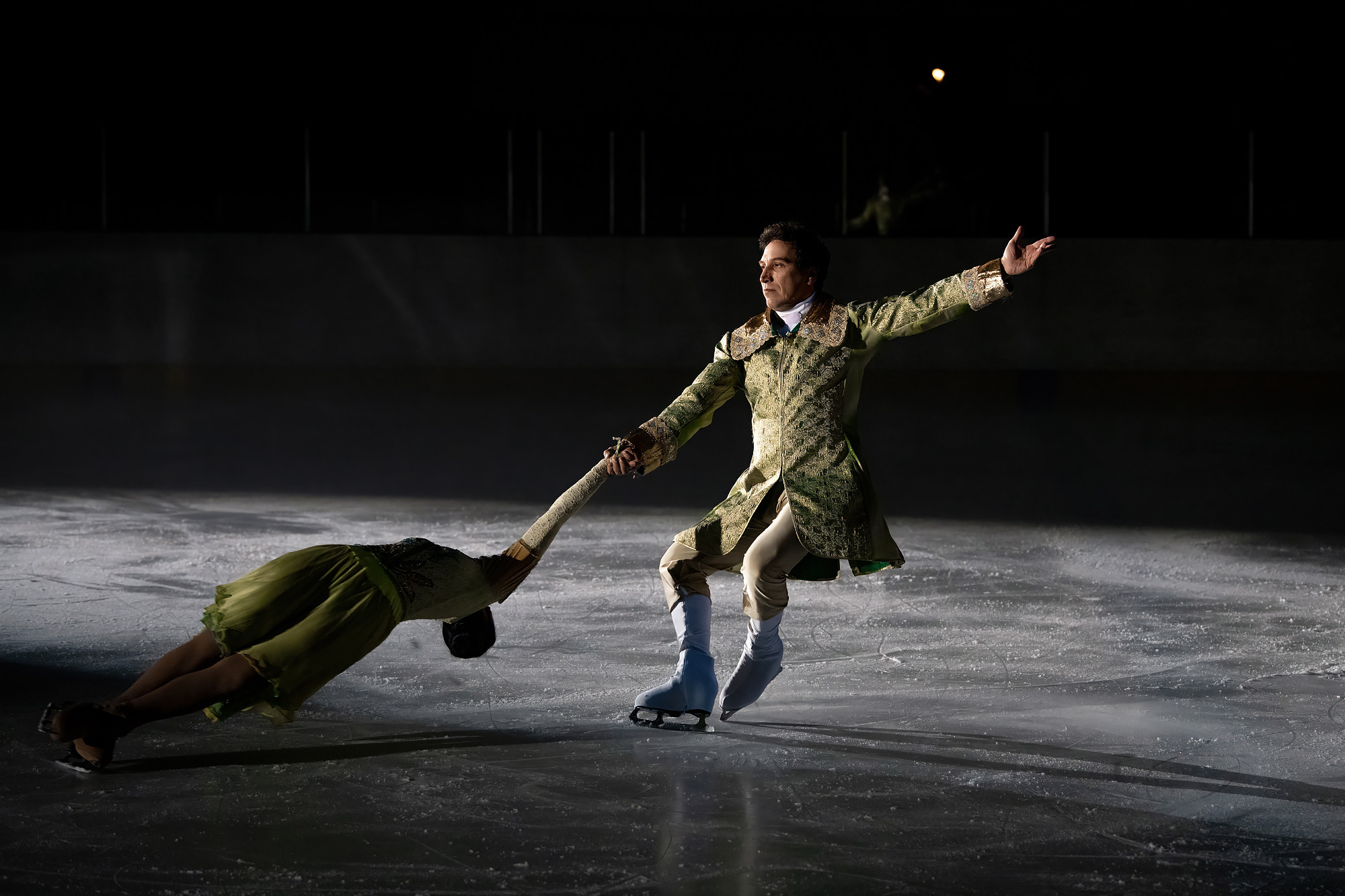 Спортивный фотограф, программа на льду, коньки, шоу на коньках