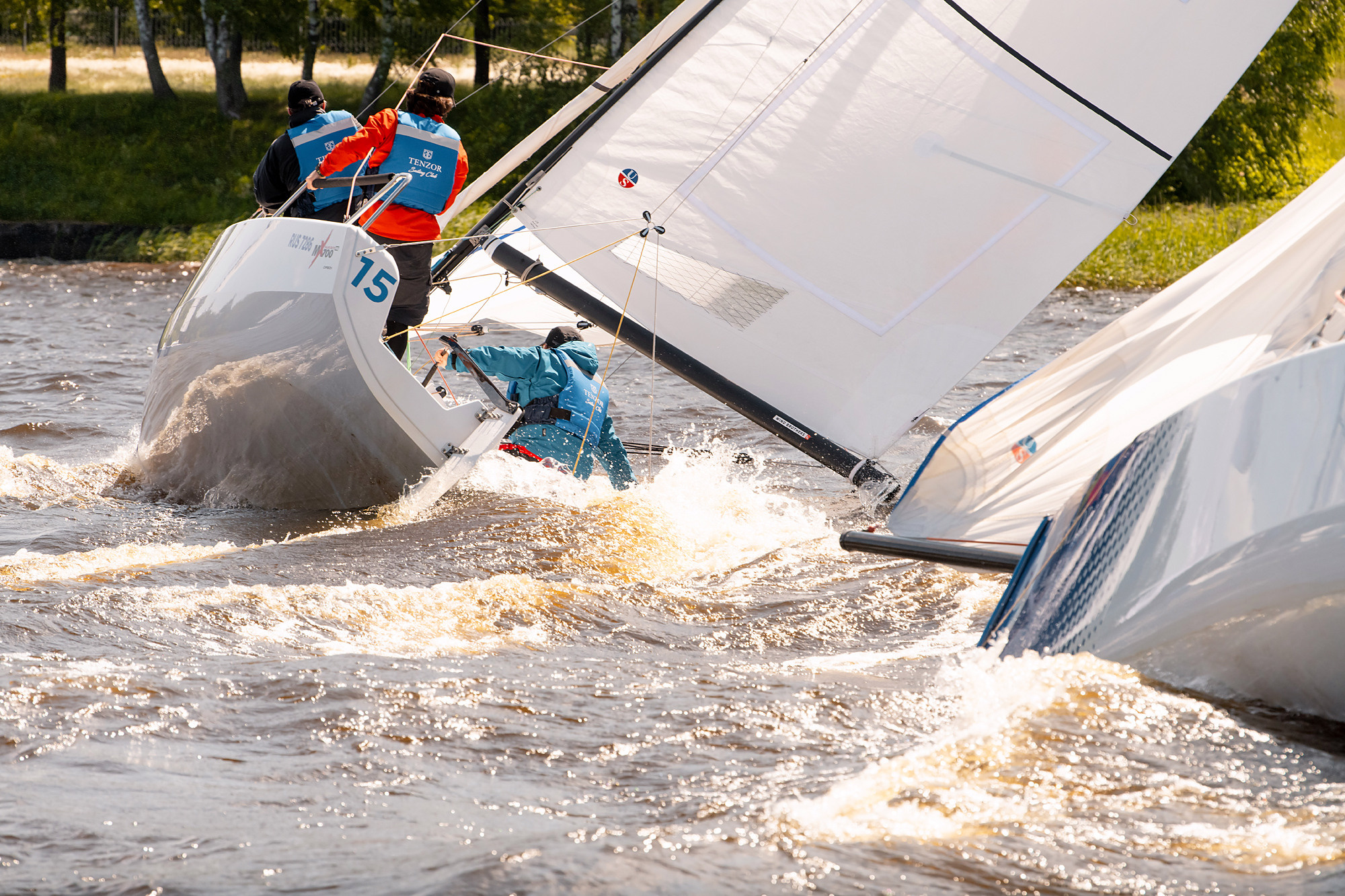 Парусная регата, спортивный фотограф, фотограф на регату, опасный момент