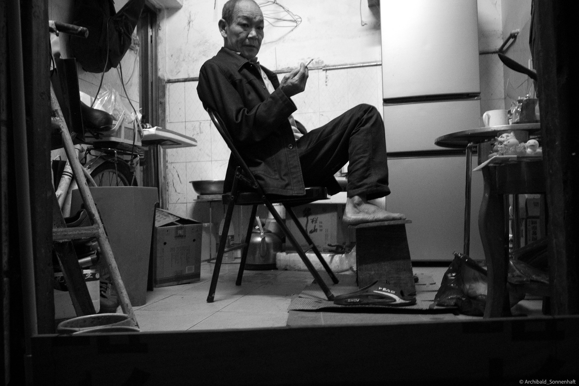 Shipai Urban Village. Photographer in Guangzhou, China. Archibald Sonnenhaft